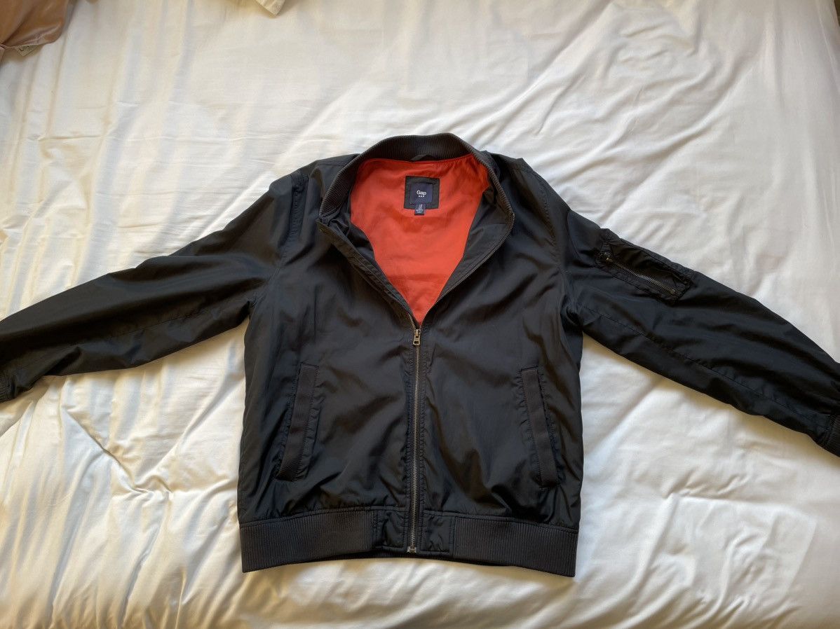 Gap Gap Light Weight Bomber Jacket / Black / Size Medium. Size US M / EU 48-50 / 2 - 1 Thumbnail