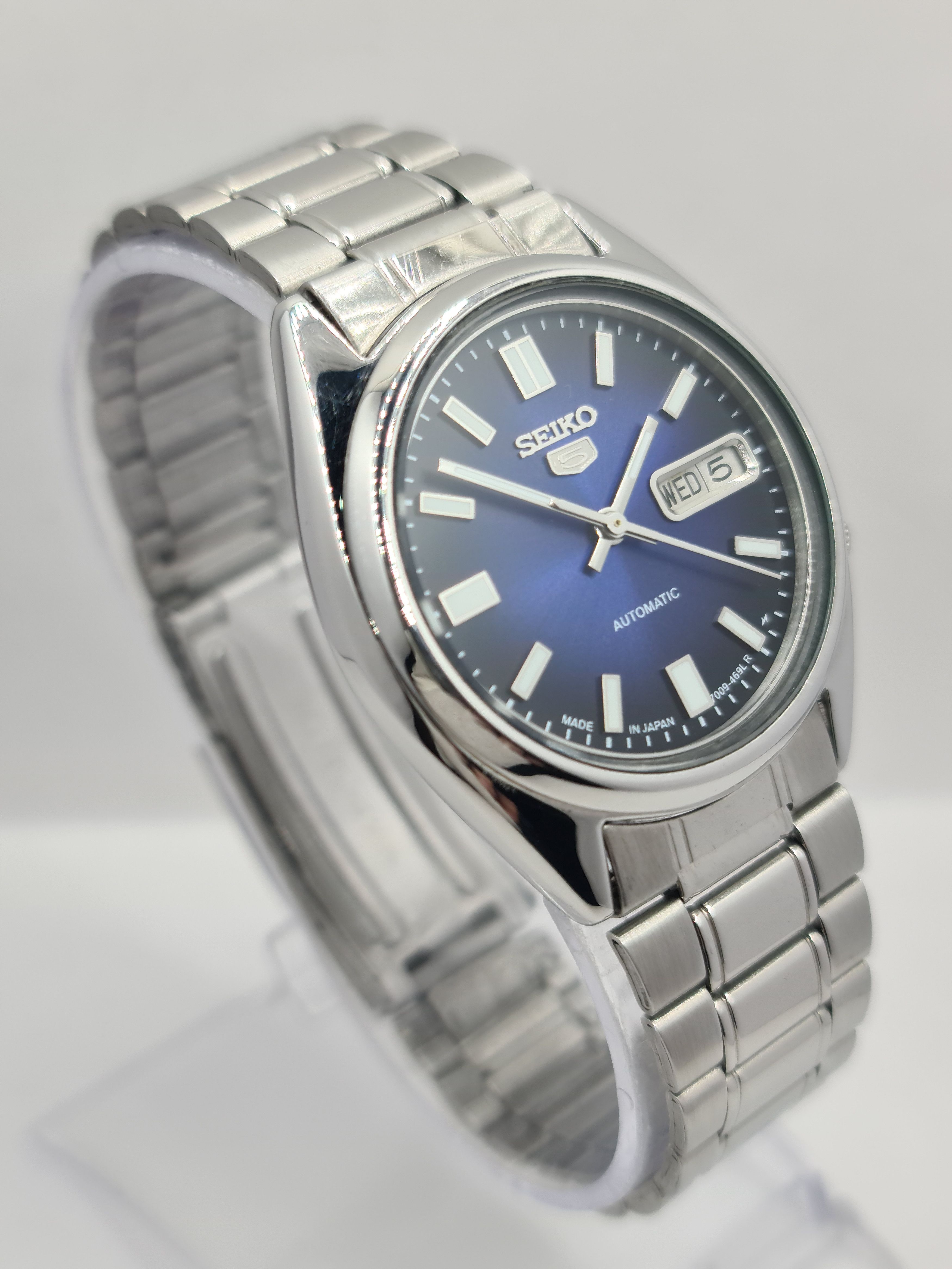 Seiko Seiko 5 Automatic Wrist Watch 17 Jewels Day/Date Japan Size 36 - 4 Thumbnail