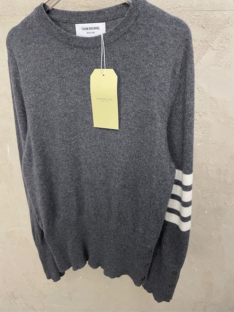 Thom Browne Thom Browne Pure cashmere round neck sweater Size US L / EU 52-54 / 3 - 3 Thumbnail