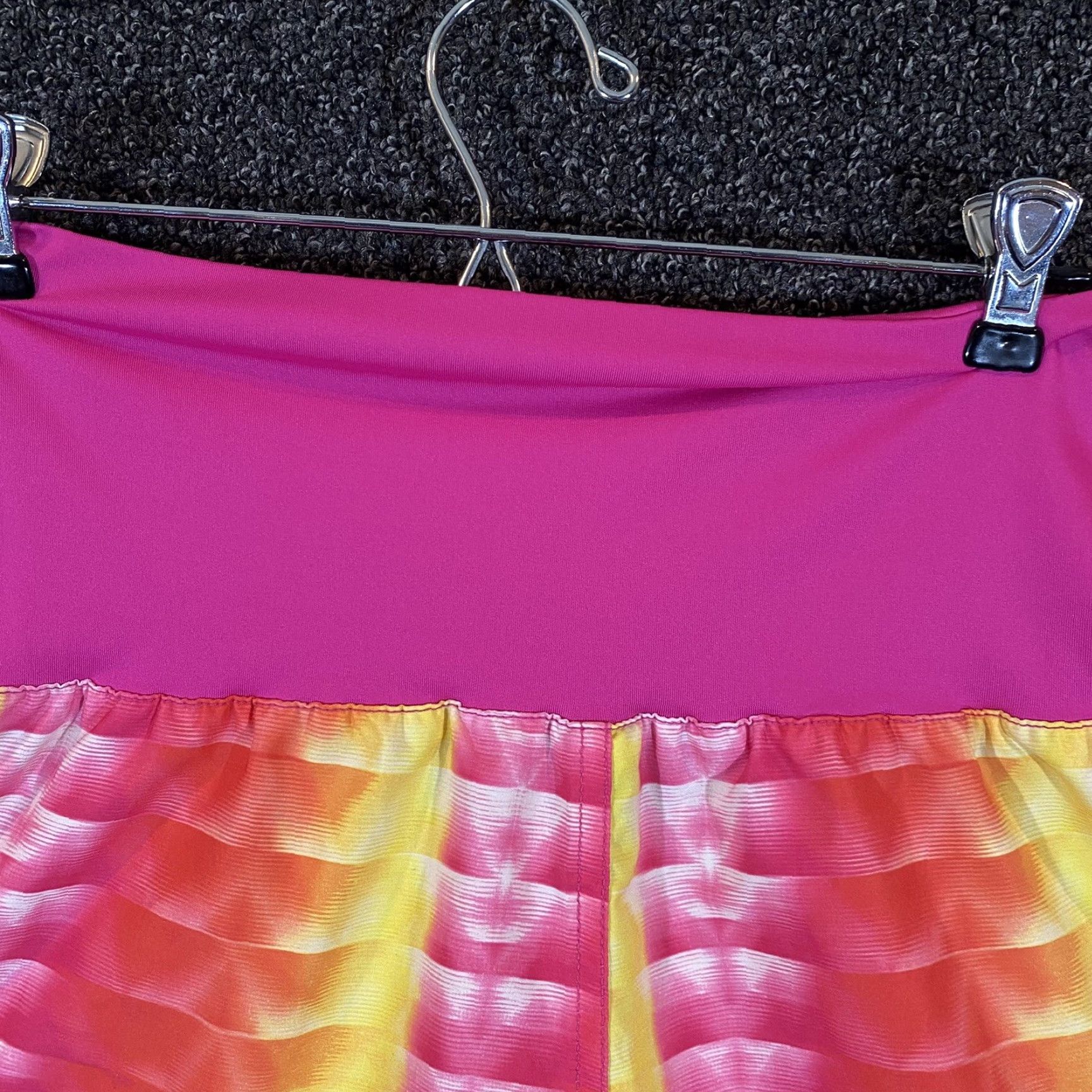 Hurley Hurley Shorts Womens M/L 32" Waist Multicolor Pink Red Yellow Running Workout, Breathable, Classic fit, 2.5in inseam, Polyester, Activewear Size 32" / US 10 / IT 46 - 8 Thumbnail