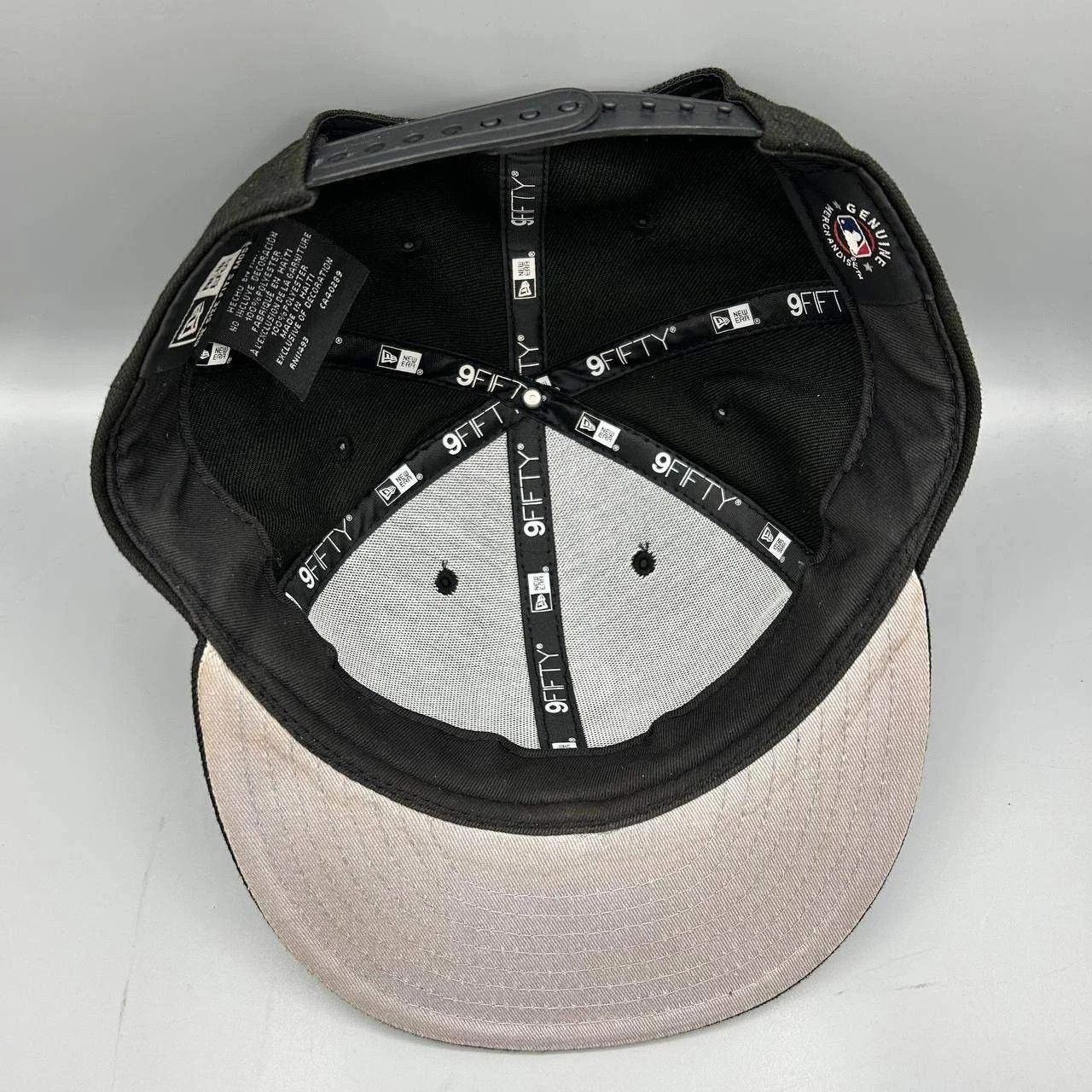 New Era Chicago White Sox Hat Men Black MLB Snap Back Cap Size ONE SIZE - 2 Thumbnail