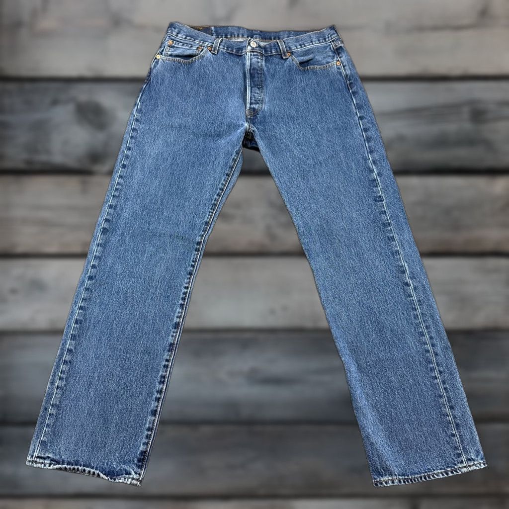 Levi's **VINTAGE Levi's 501 Jeans Blue Men Medium Regular Fit** User: Vintage Levi's 501 Jeans Blue Men's Medium Regular Fit Size US 36 / EU 52 - 1 Thumbnail