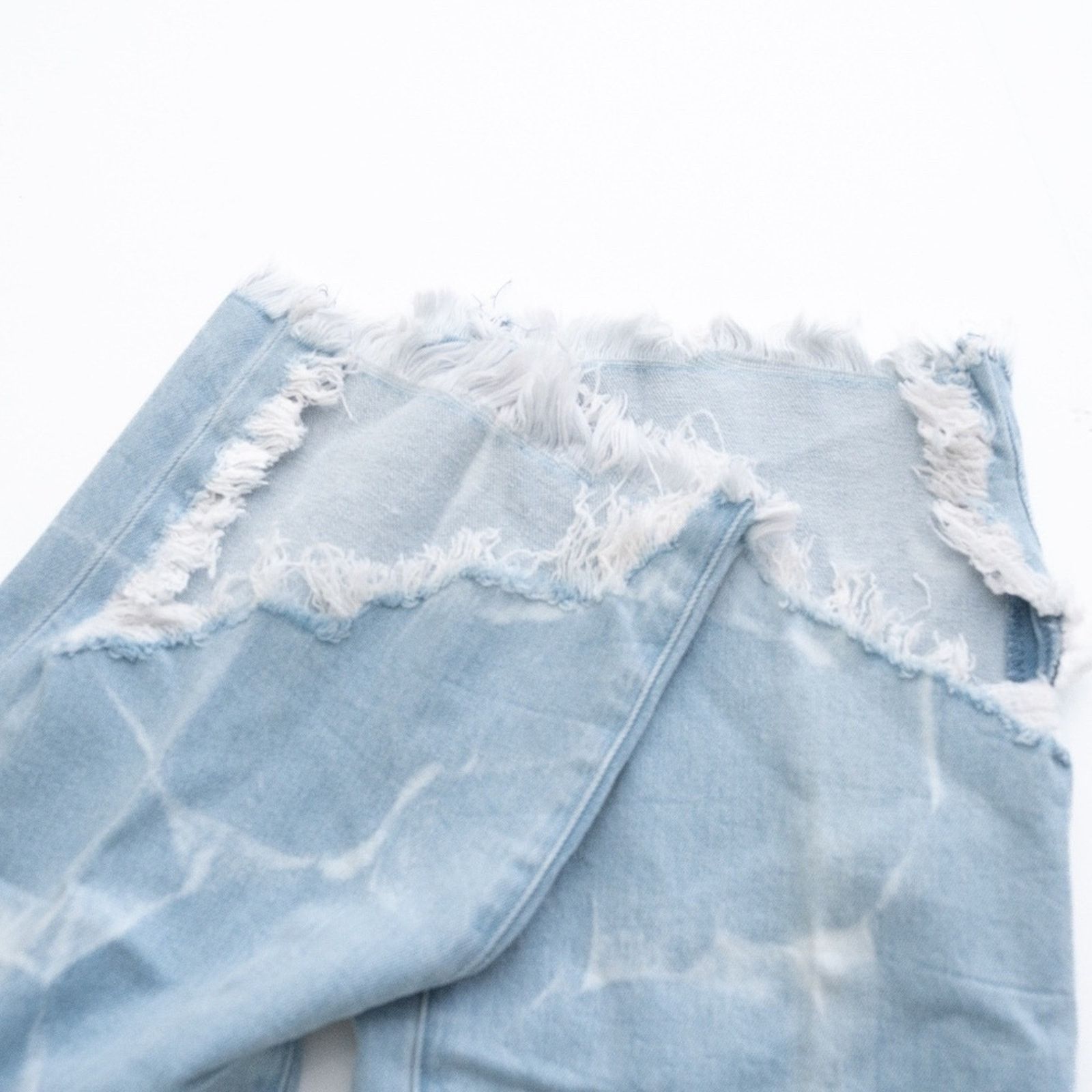 J Brand J Brand. Joan Crop Jean. Size 23" - 3 Thumbnail