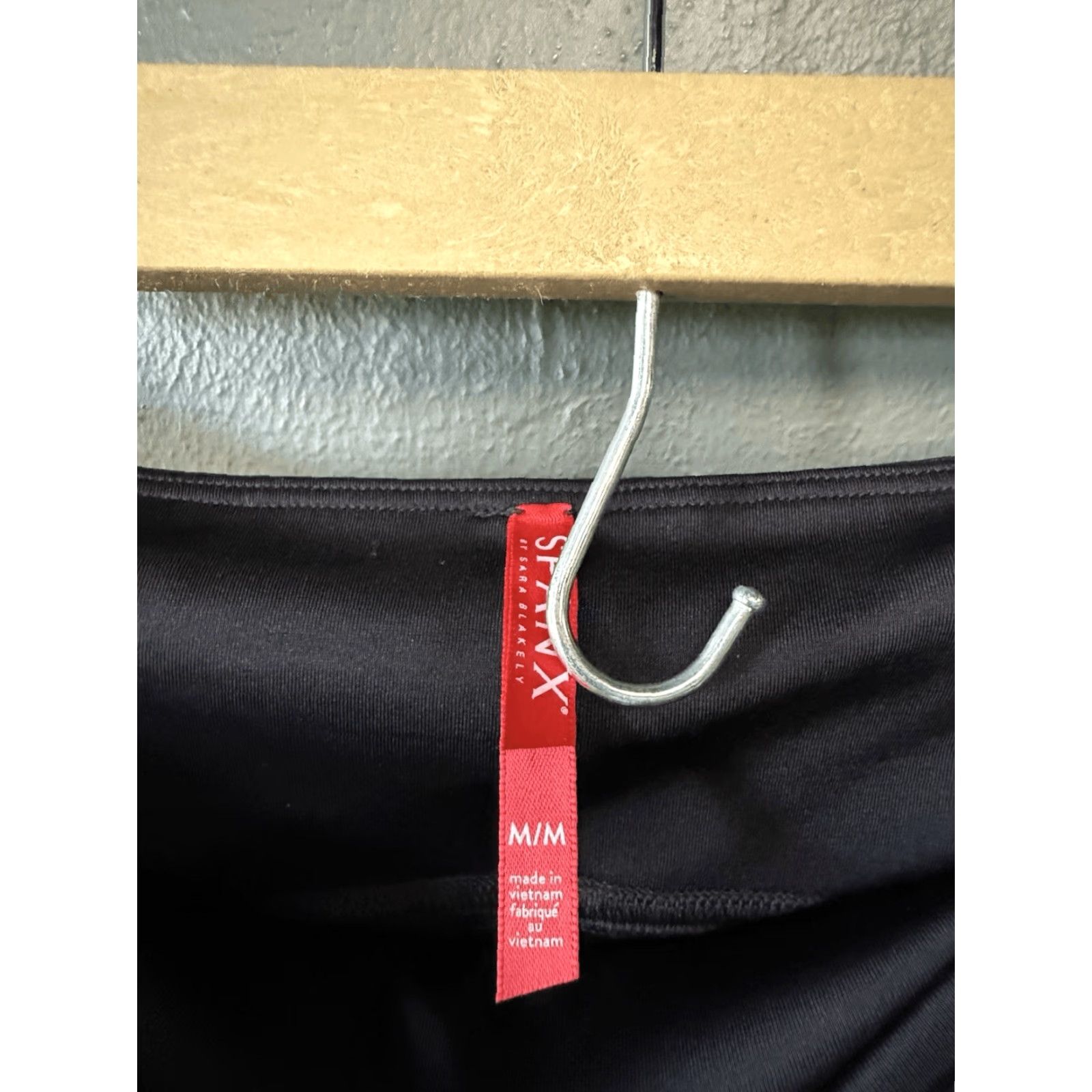 Spanx Spanx Womens Black Cropped Pull-On Leggings Size M Medium Color Black Womens Leggings Cropped 26in Inseam Size 32" / US 10 / IT 46 - 3 Thumbnail