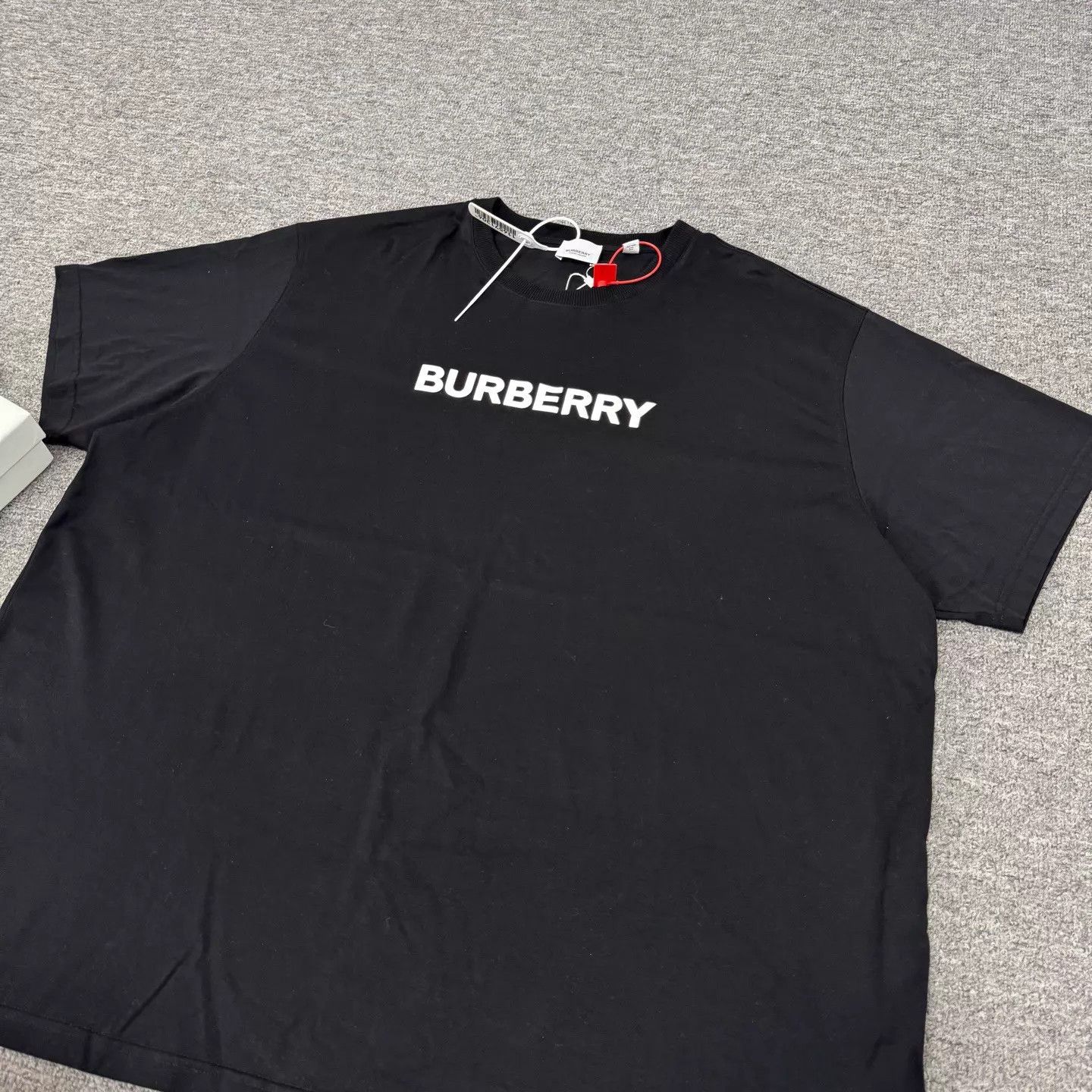 Burberry Burberry Black Logo Print Crewneck SS Tee XXL Size US XXL / EU 58 / 5 - 3 Thumbnail