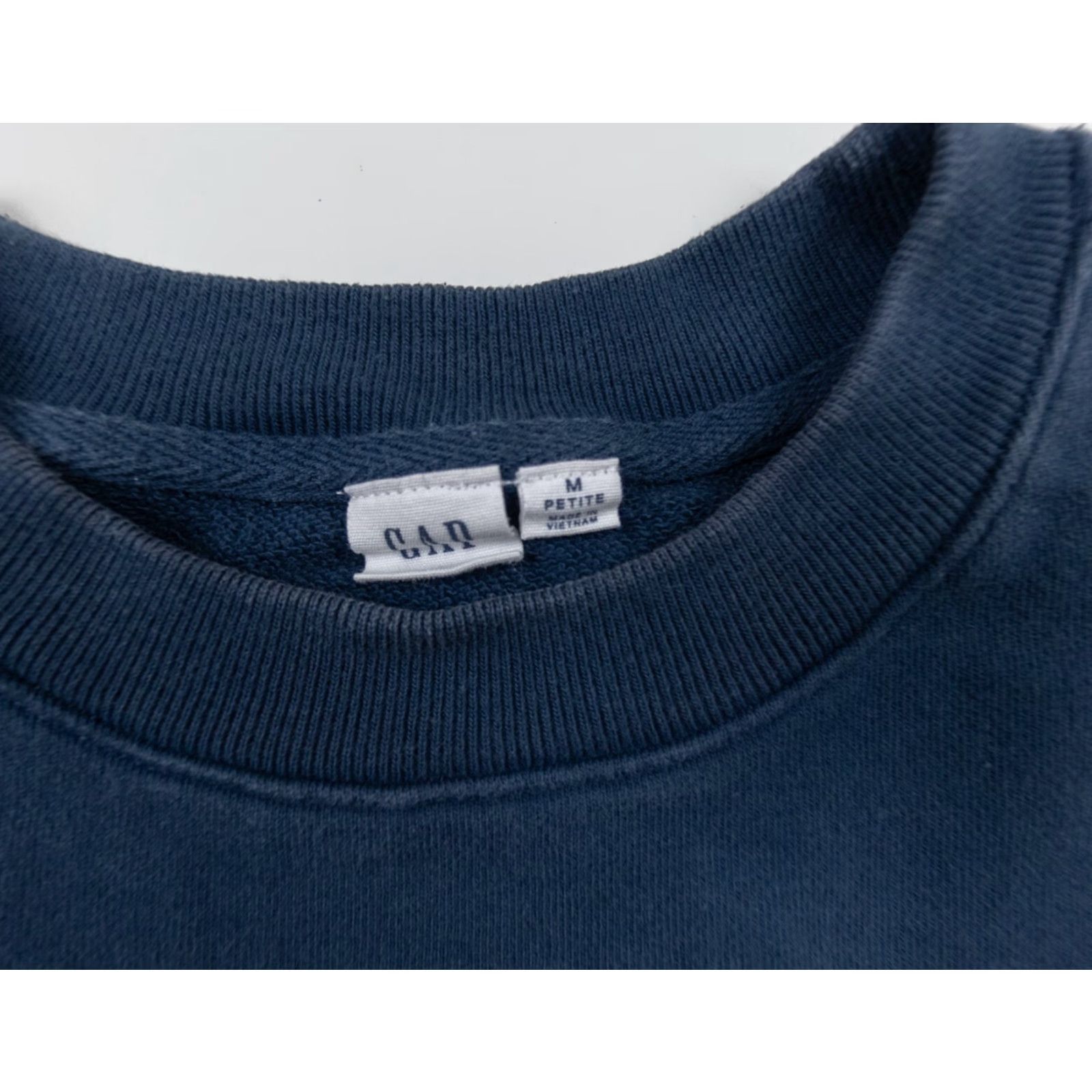Gap Gap Womens Sweatshirt Crewneck Blue Petite Medium - Gap Terry Pullover Pullover Sweatshirt Casual Adult Women? (We must avoid extra text) Size M / US 6-8 / IT 42-44 - 4 Thumbnail