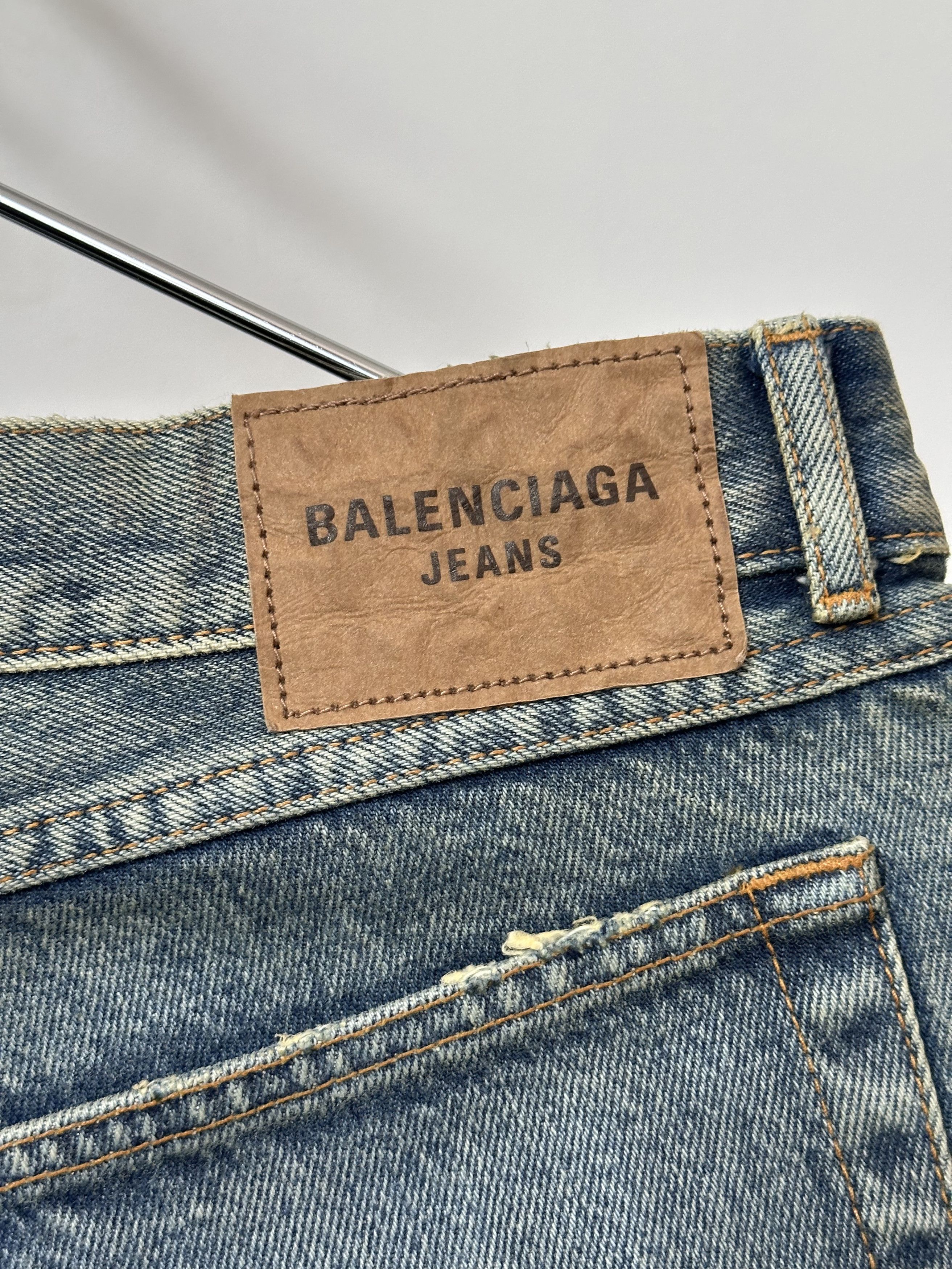 Balenciaga Balenciaga "Distressed" Jeans - 32x34" Size US 32 / EU 48 - 3 Thumbnail