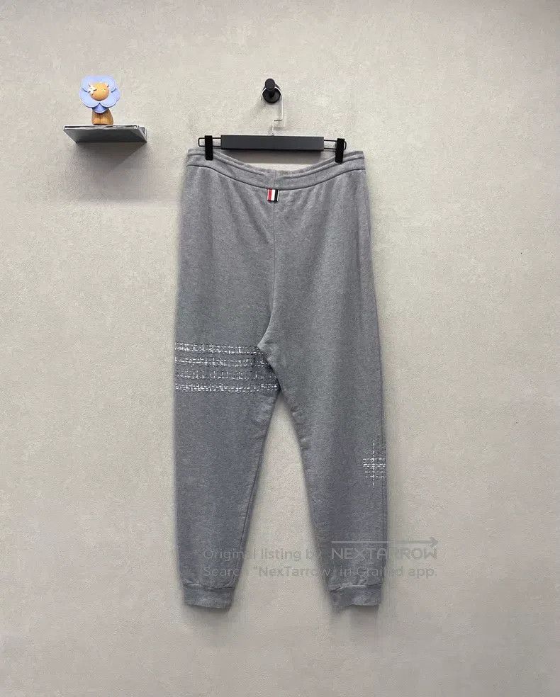 Thom Browne Thom Browne size 3 Grey Embroidered Sweatpants Size US 28 / EU 44 - 2 Thumbnail