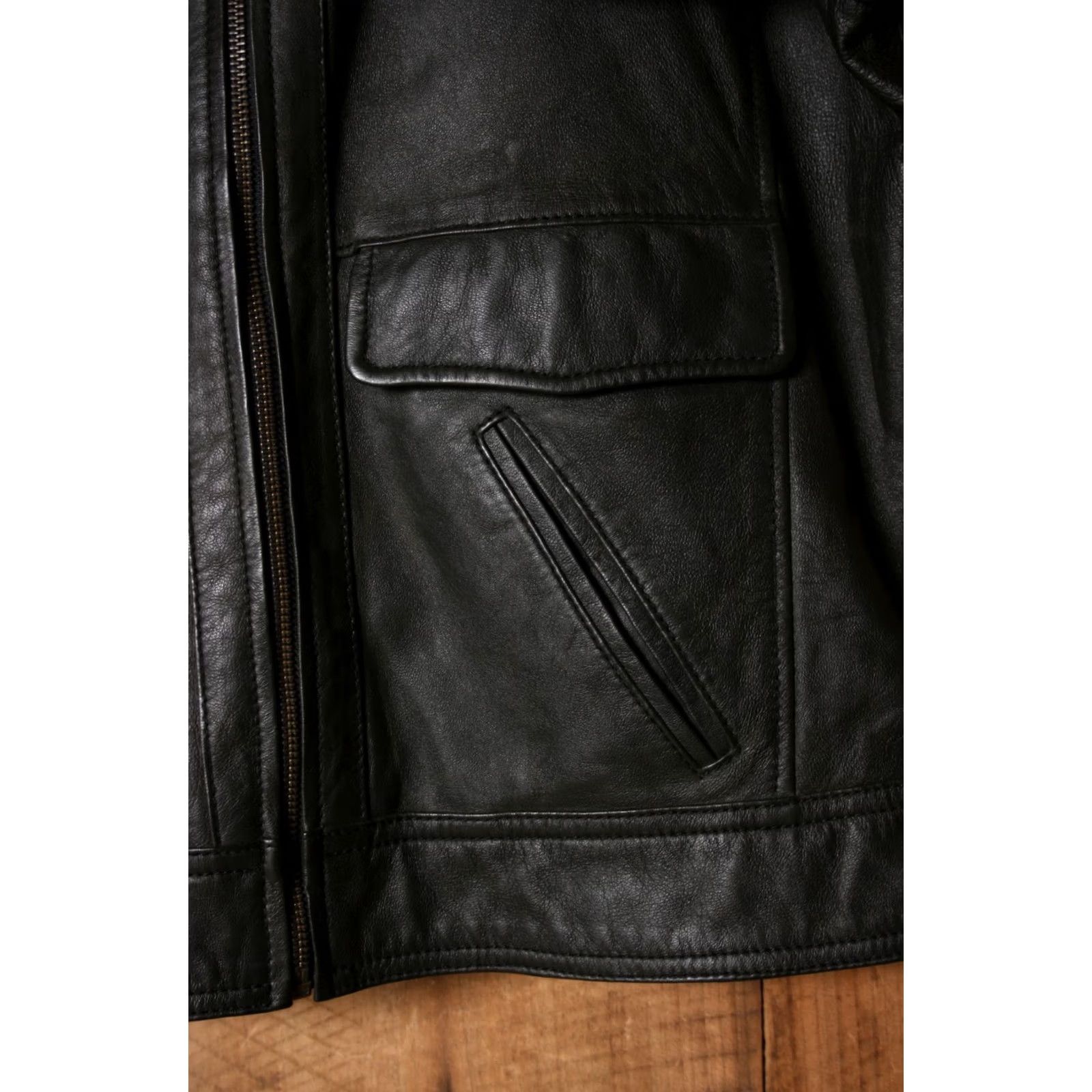 The Territory Ahead VINTAGE Territory Ahead Black Leather Cafe Racer Moto Bomber Jacket Womens Sz. L Size L / US 10 / IT 46 - 4 Thumbnail