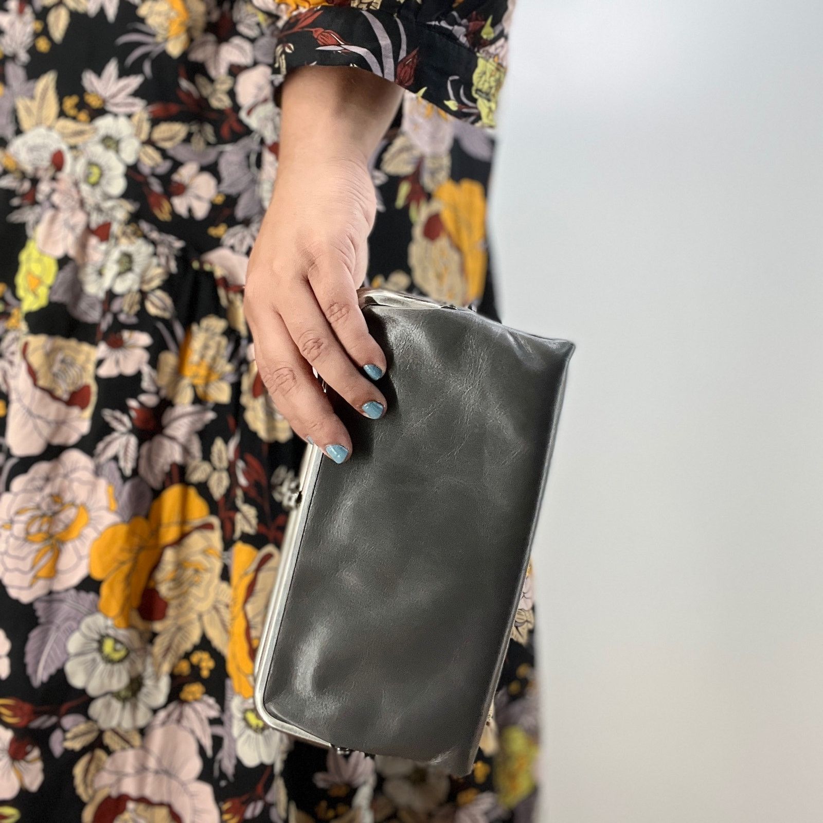 Other Hobo International Lauren Wallet Gray Leather Clutch Size ONE SIZE - 2 Thumbnail