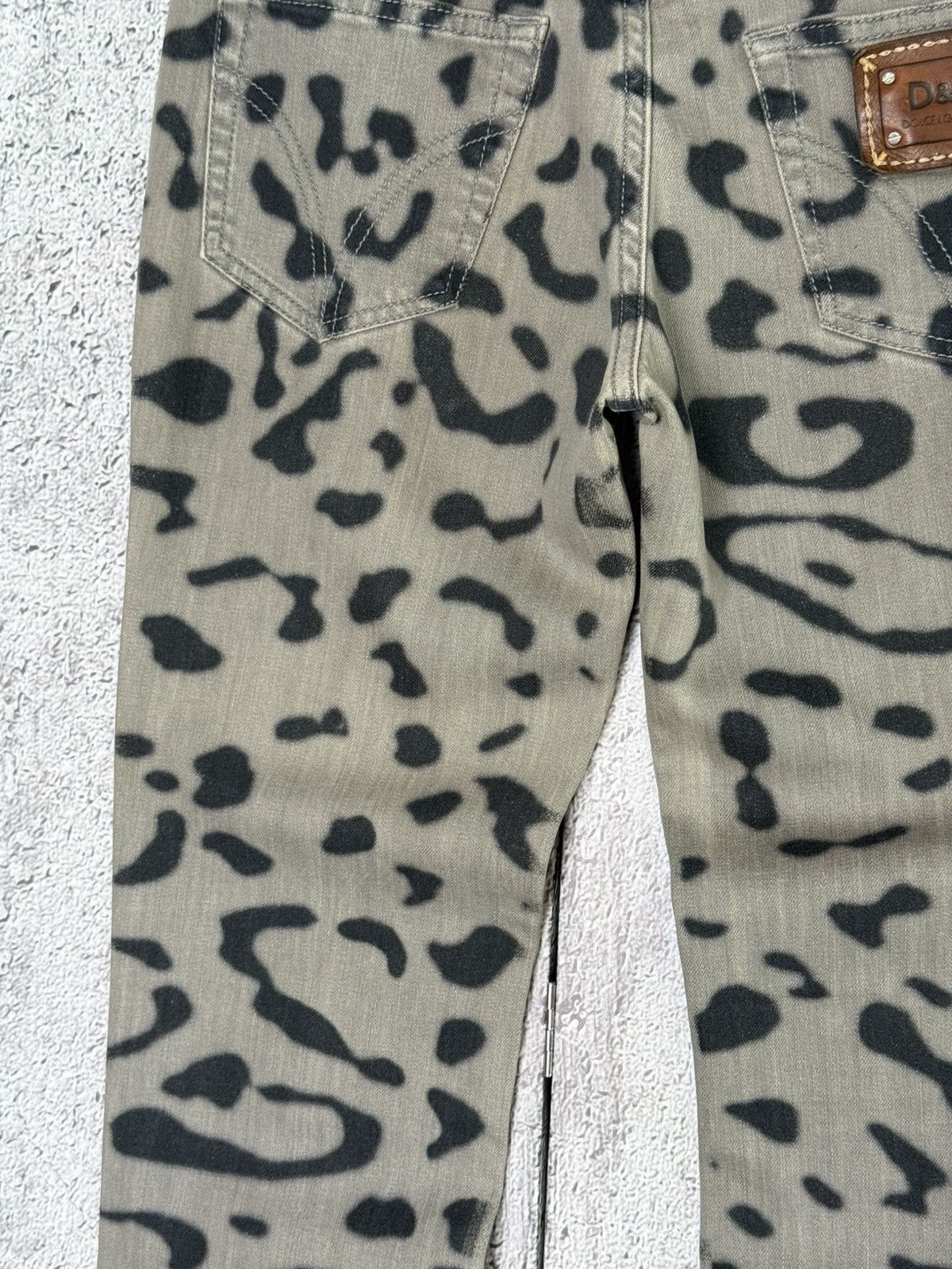 Dolce & Gabbana Y2K Dolce & Gabbana Jeans Leopard Print D&G Logo Denim Pants Size 25" / US 0 / IT 36 - 4 Thumbnail