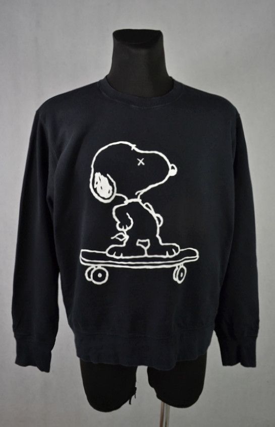 Japanese Brand × Kaws × Uniqlo Uniqlo KAWS x Peanuts Men's Sweatshirt L Size US L / EU 52-54 / 3 - 1 Thumbnail
