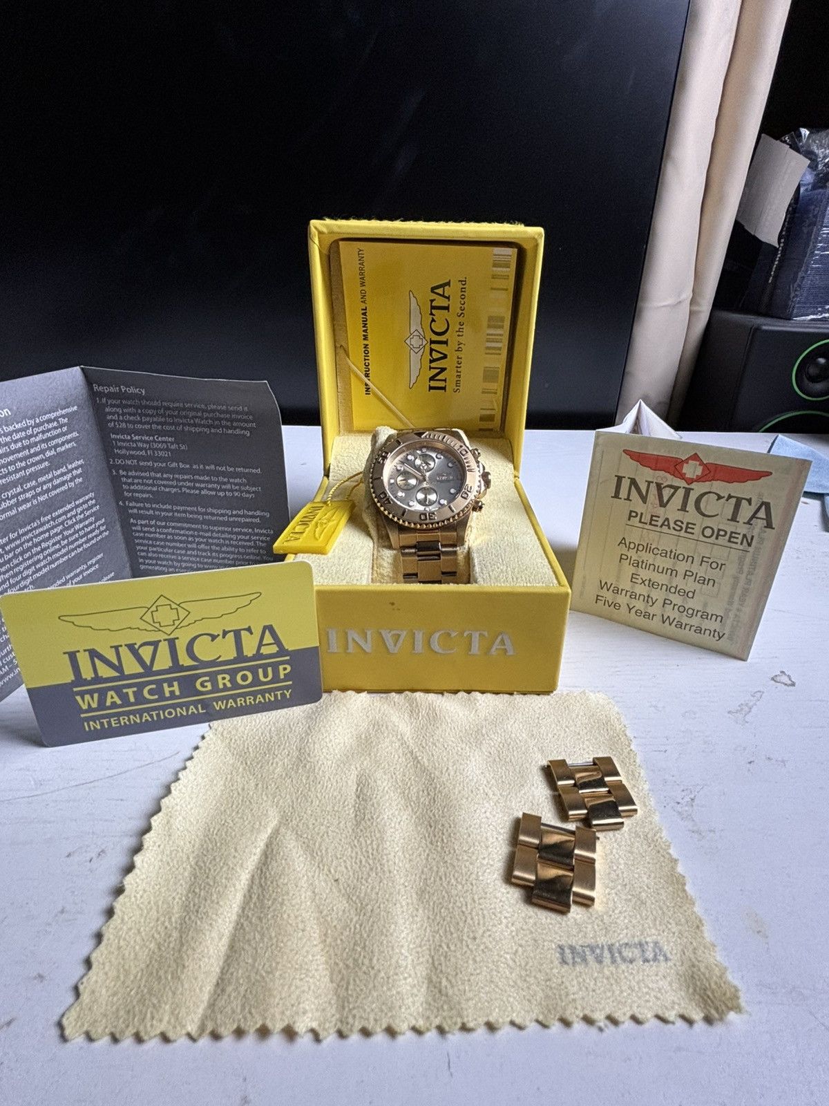 Invicta Invicta Pro Diver Champagne Dial Chronograph Size 36 - 3 Thumbnail