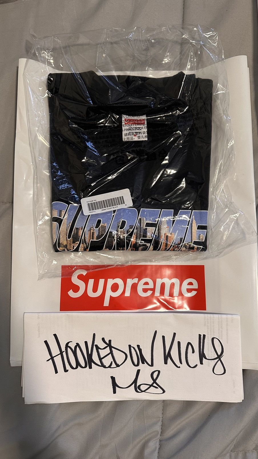 image of New Fw23 Supreme Gotham Tee Size M in Black, Men's