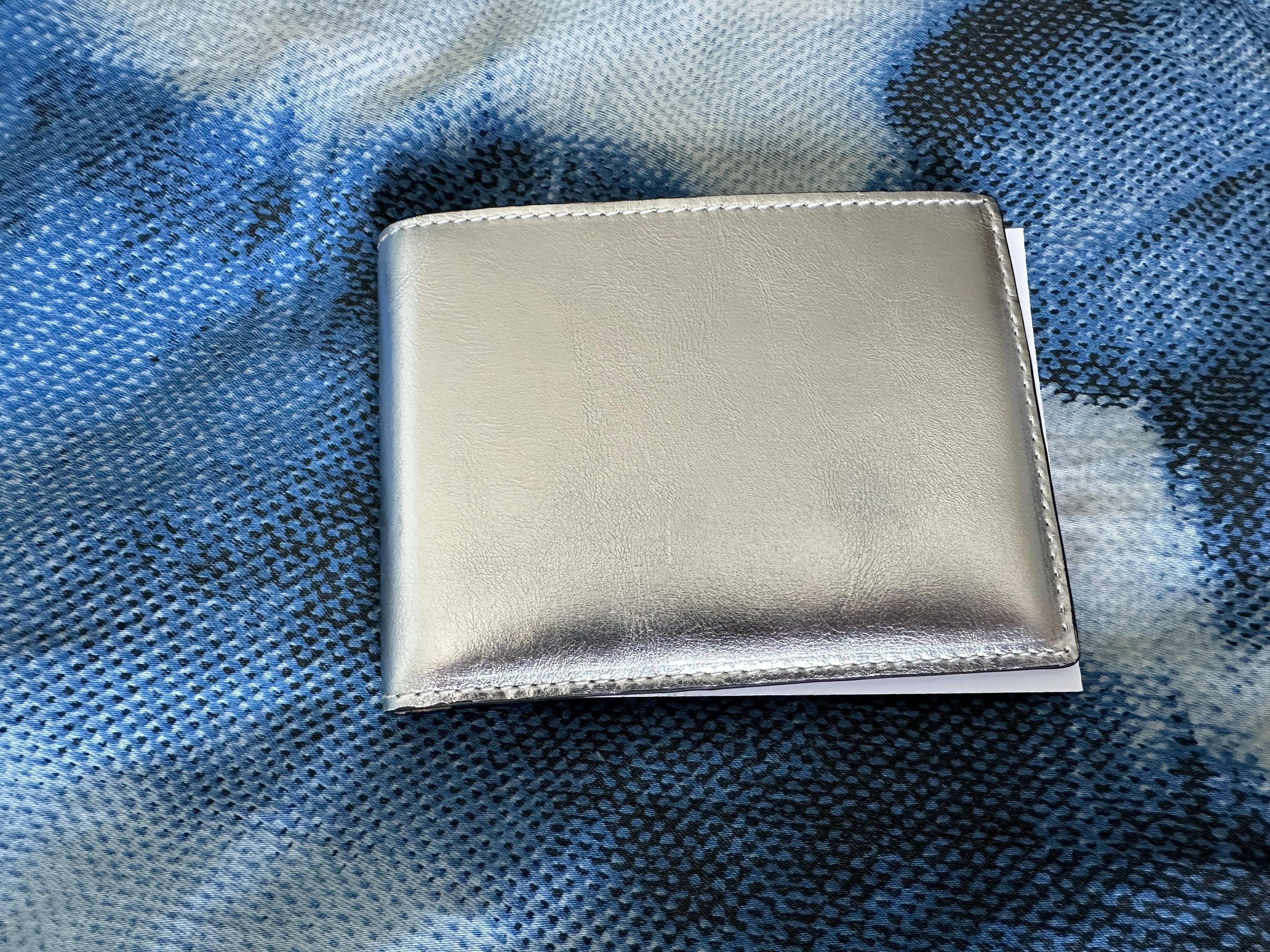Common Projects Standard Wallet - Silver Leather Size ONE SIZE - 2 Thumbnail