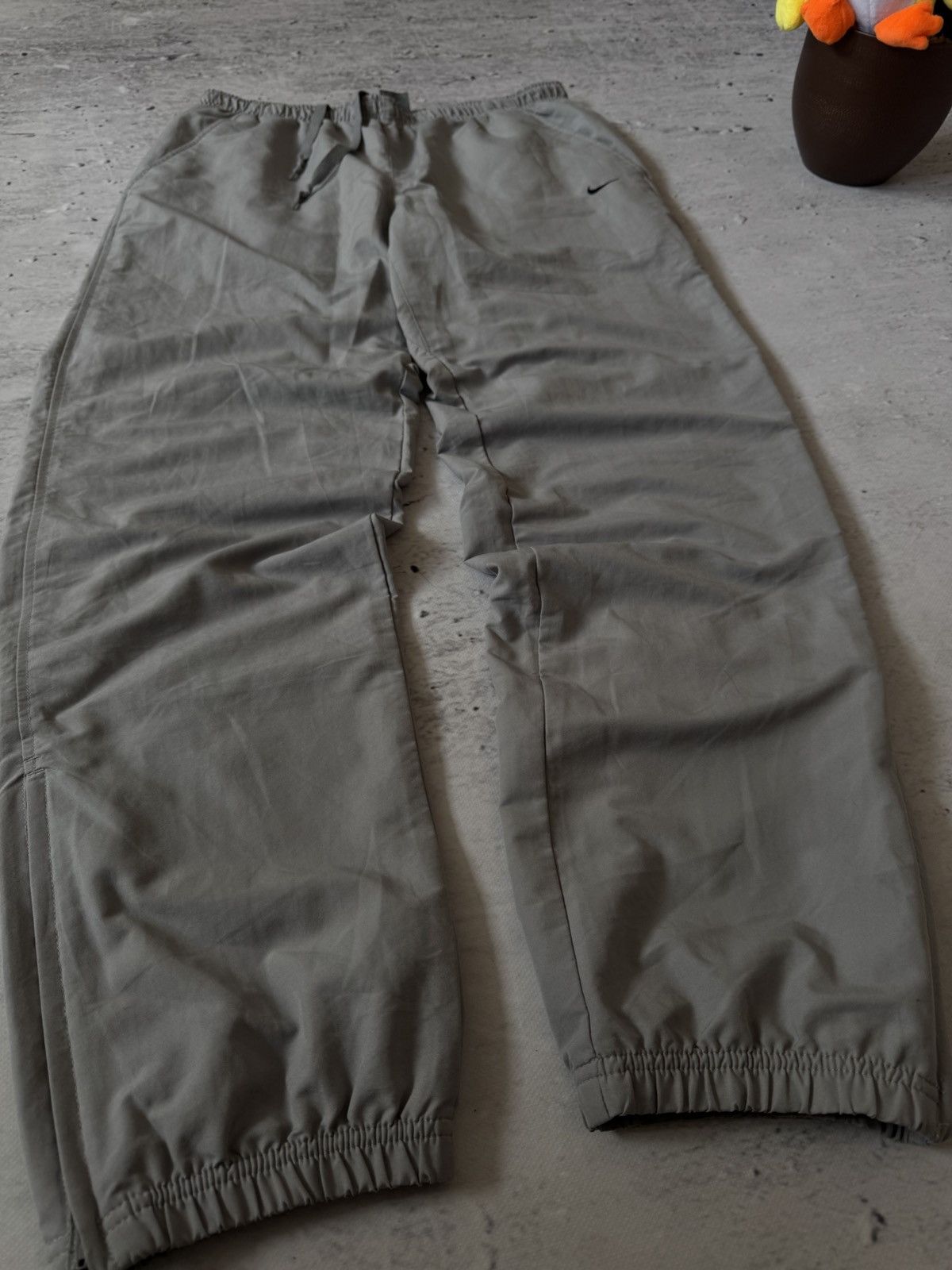 Nike × Vintage NIKE NYLON VINTAGE Y2K OVERSIZE BAGGY FIT PANTS SWEATPANTS Size US 34 / EU 50 - 3 Thumbnail