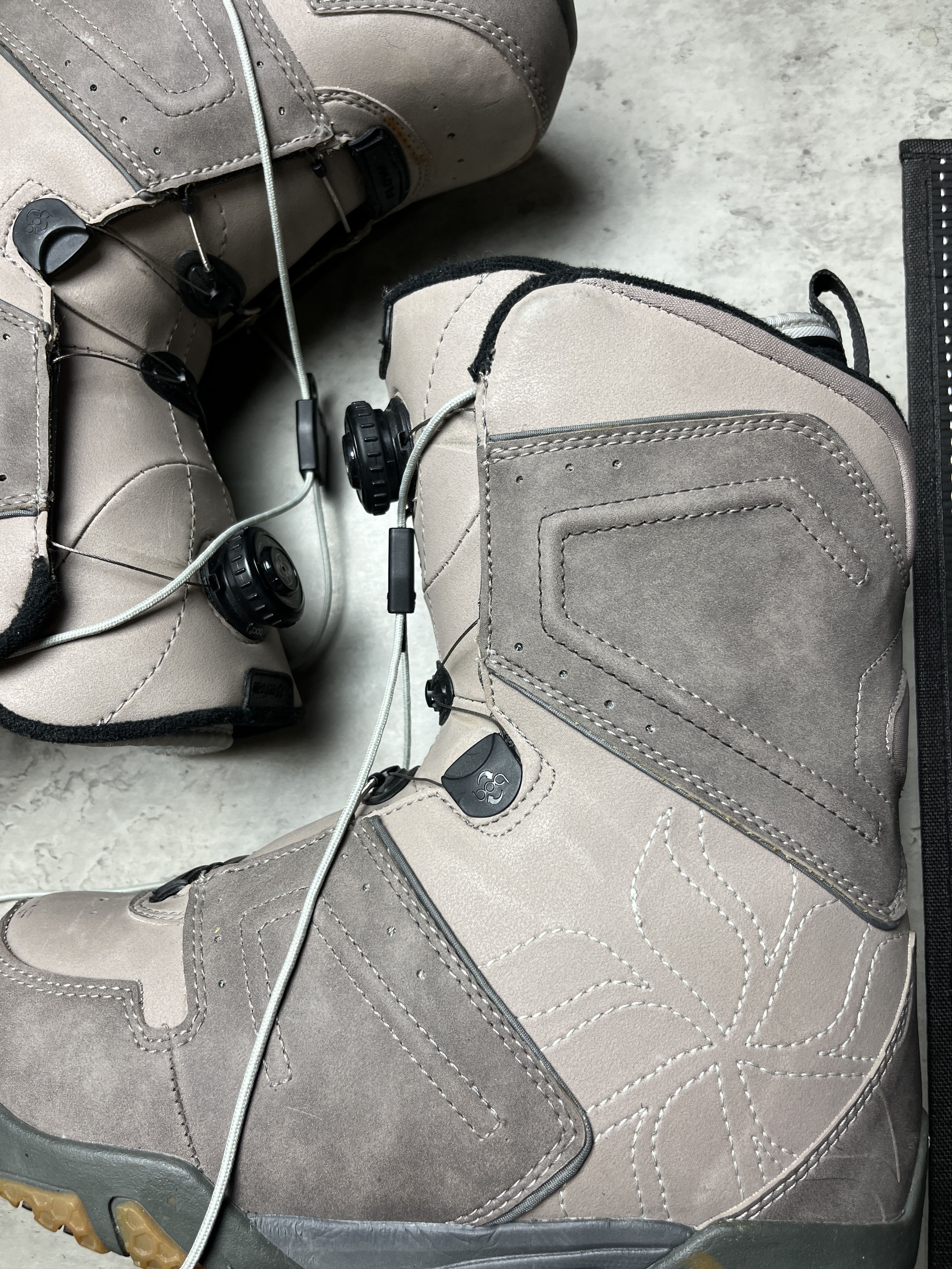 Other 2000s FLOW BOA SNOWBOARD BOOTS - 5124 Size US 7 / EU 40 - 4 Thumbnail