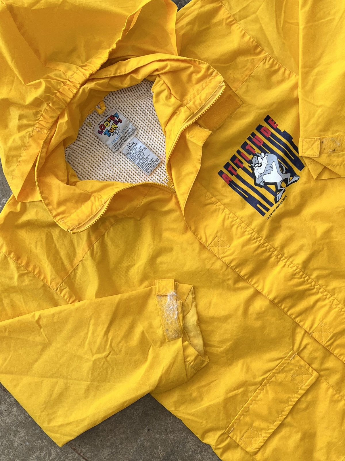 Warner Bros Vintage Looney Tunes 1997 Taz Raincoat Youth Large 14/16 Size US XS / EU 42 / 0 - 4 Thumbnail