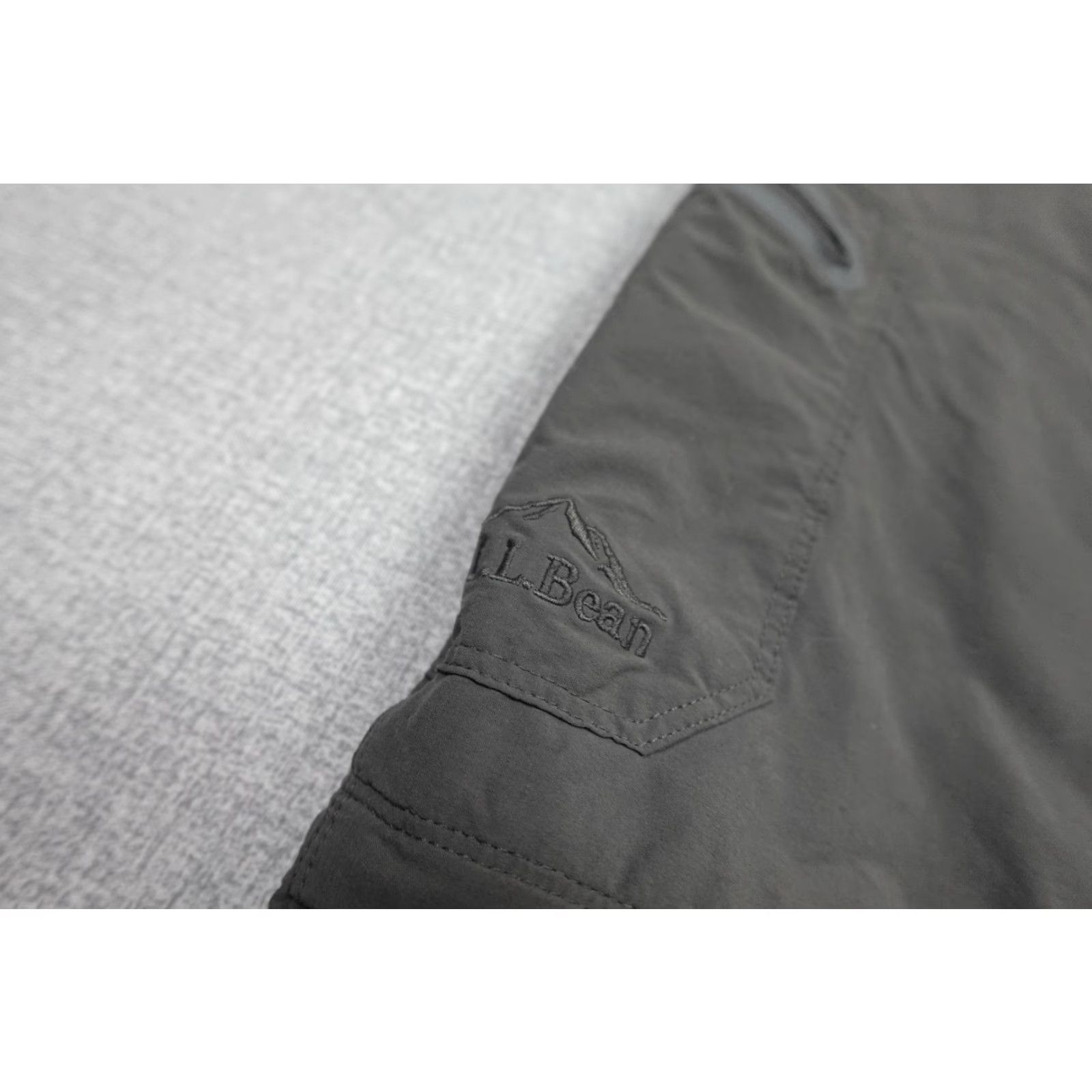 Vintage L.L. Bean Convertible Pants Mens 40x30 Gray Hiking Nylon Stretch Zip Off Khakis Pants Size US 40 / EU 56 - 2 Thumbnail