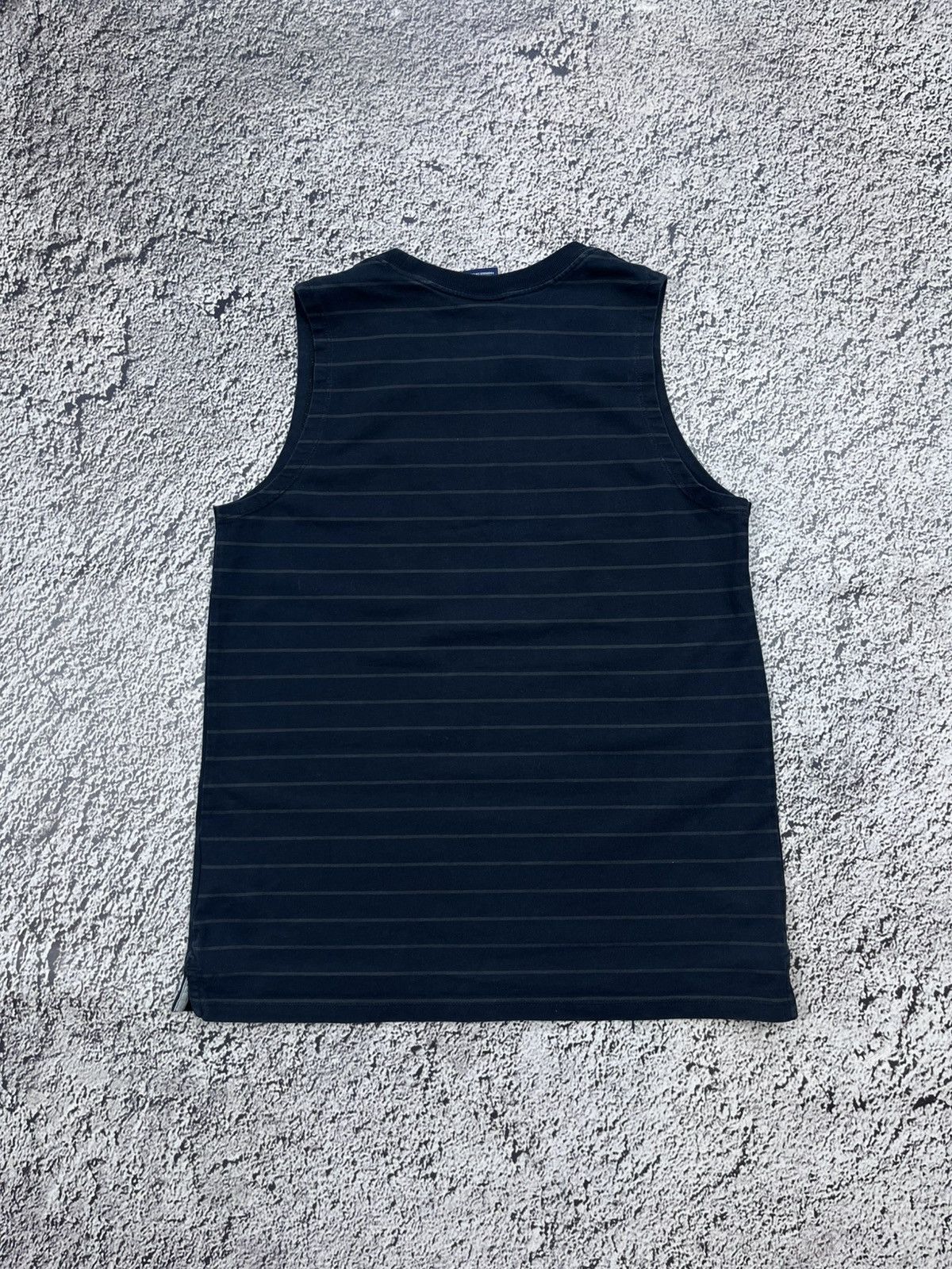 Nike Vintage Y2K Nike logo tank top streetwear size S Size US S / EU 44-46 / 1 - 5 Thumbnail
