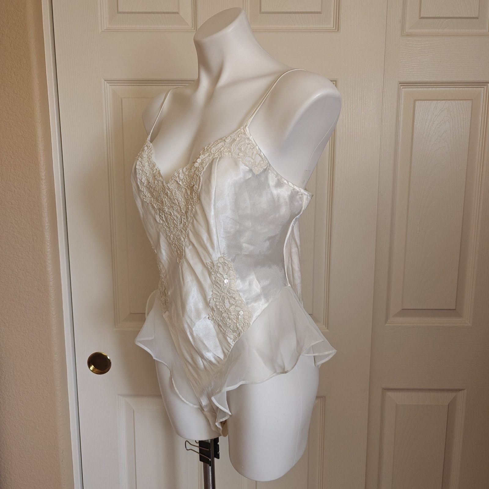 Victoria's Secret Vintage 90s embellished lace chiffon teddy sz M Size ONE SIZE - 4 Thumbnail