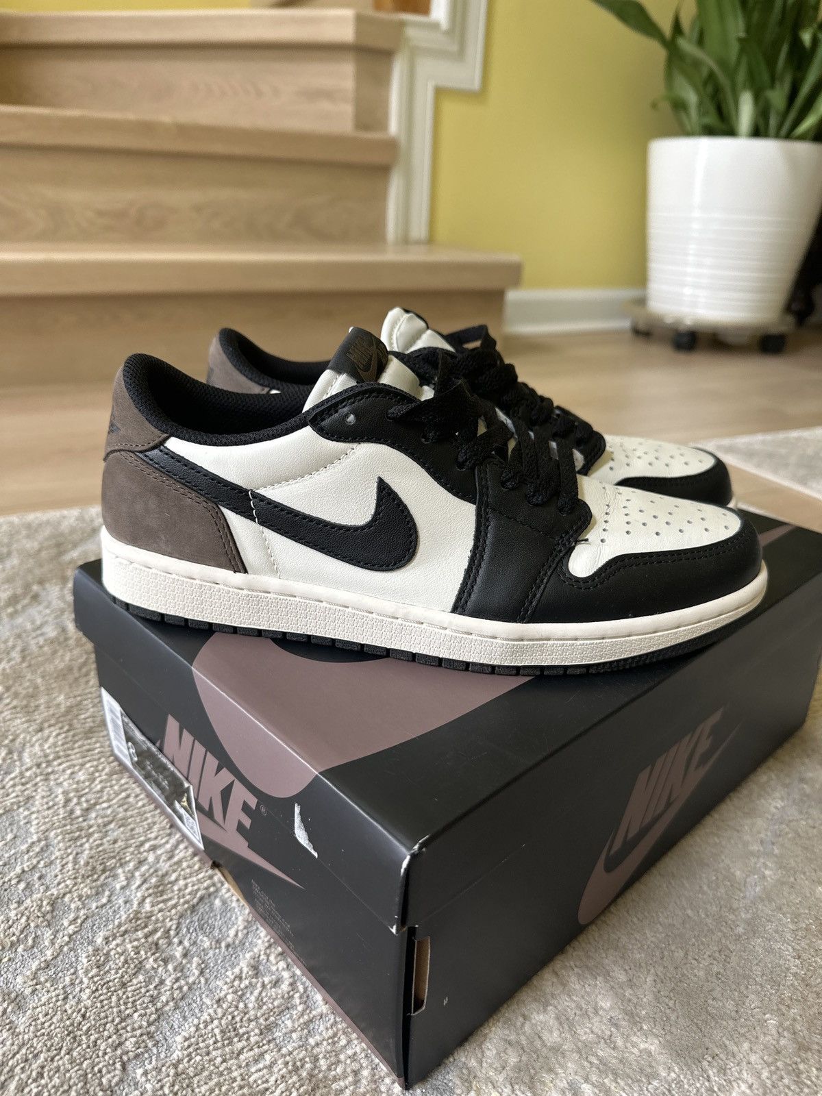 Jordan Brand Jordan 1 Low Mocha Size US 8 / EU 41 - 7 Thumbnail