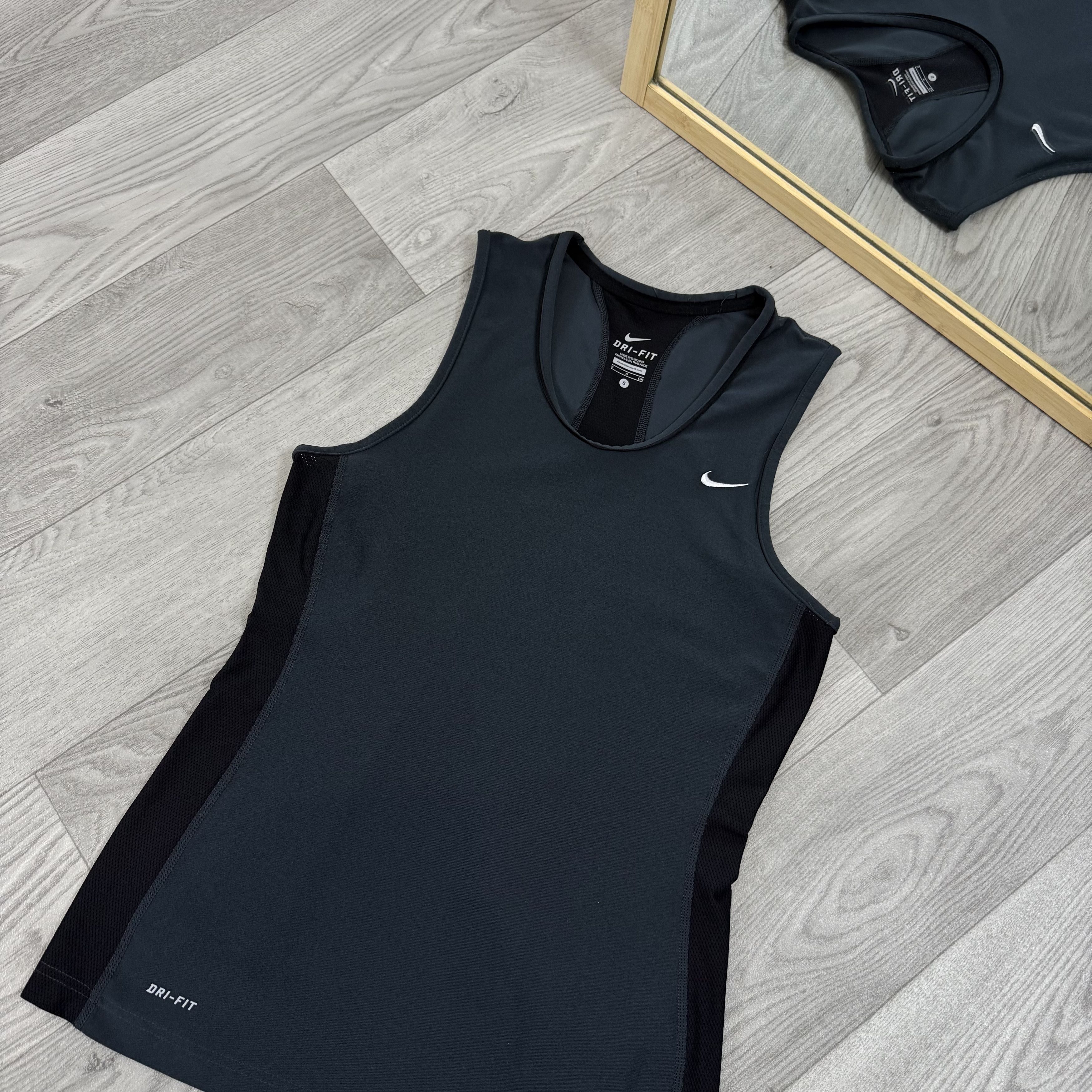 Nike Nike Dri-Fit Women's Black Compression Sleeveless Tank Top Size S / US 4 / IT 40 - 6 Thumbnail