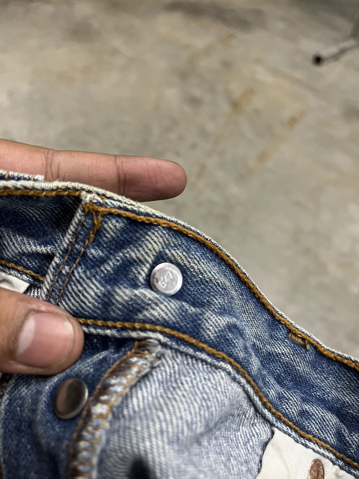 Levi's Vintage Levis light wash 501 distressed denim Size US 31 - 9 Thumbnail