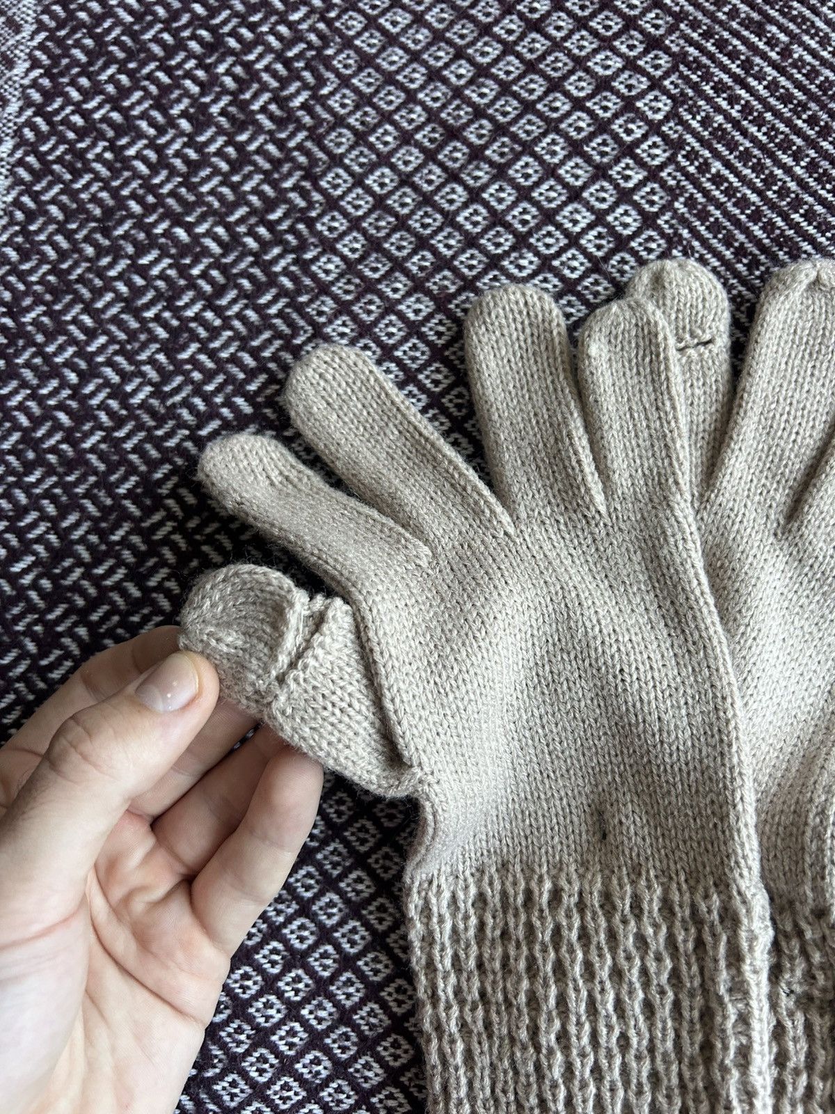 DKNY DKNY Wool Gloves Women Beige Solid Style One Size Size ONE SIZE - 3 Thumbnail