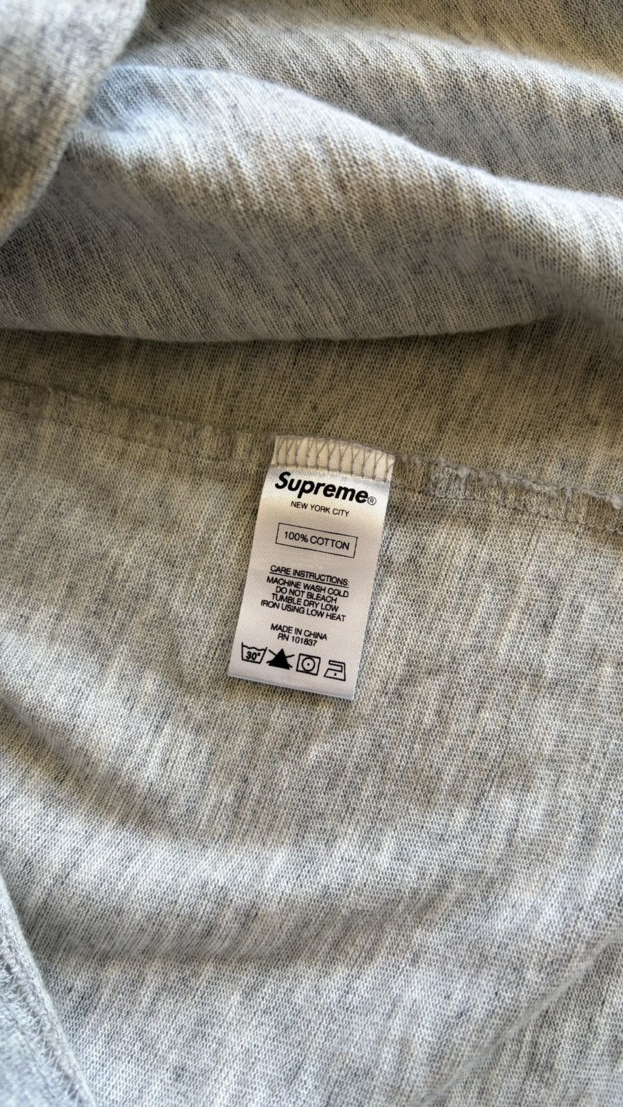 Supreme Supreme Reflective Logo Long Sleeve Grey Size L Size US L / EU 52-54 / 3 - 7 Thumbnail