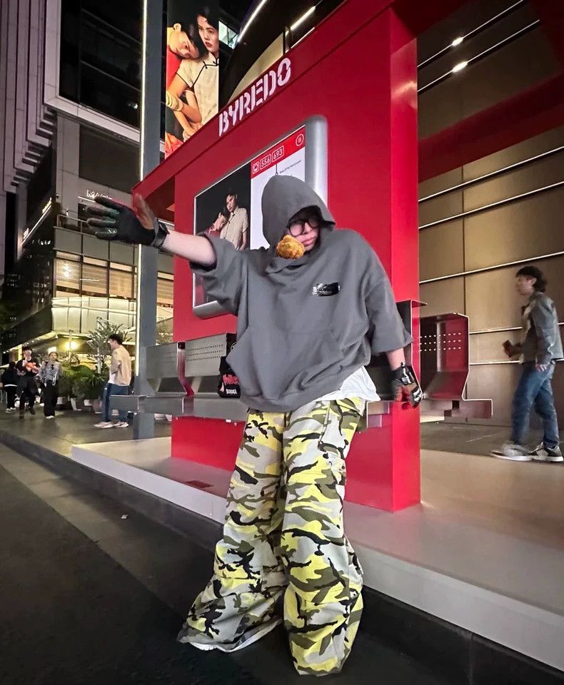 Balenciaga Balenciaga Coke hoodie 3 yards gray, cool logo letter prin Size US L / EU 52-54 / 3 - 6 Thumbnail