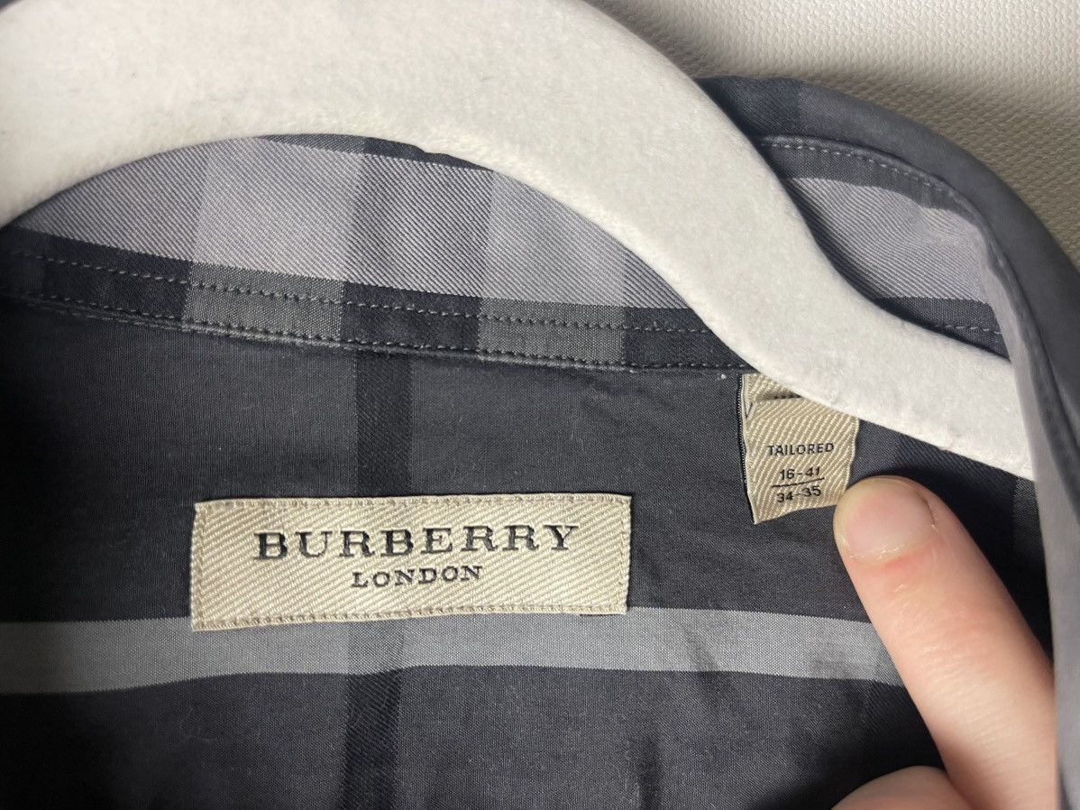 Burberry Men’s Vintage Burberry button-up Size US M / EU 48-50 / 2 - 3 Thumbnail