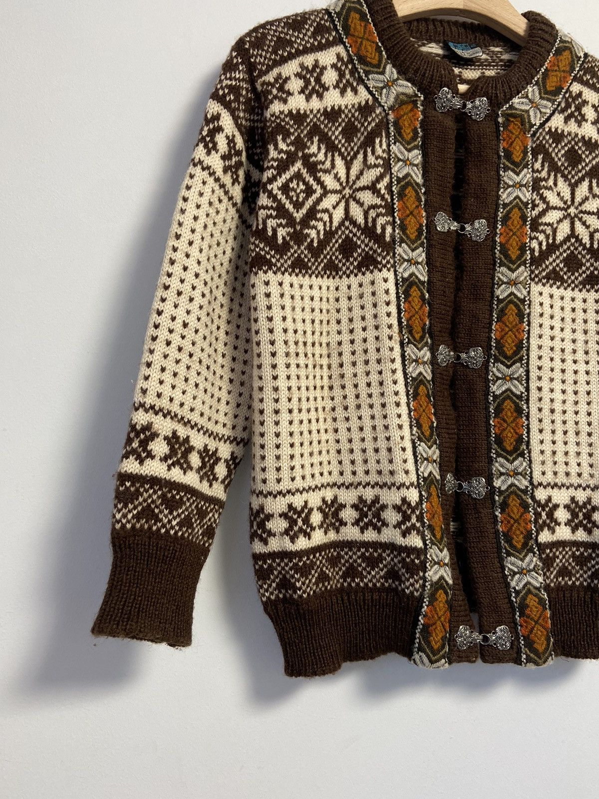 Vintage DALE OF NORWAY Collection Floral Wool Knit Button Cardigan Size M / US 6-8 / IT 42-44 - 3 Thumbnail