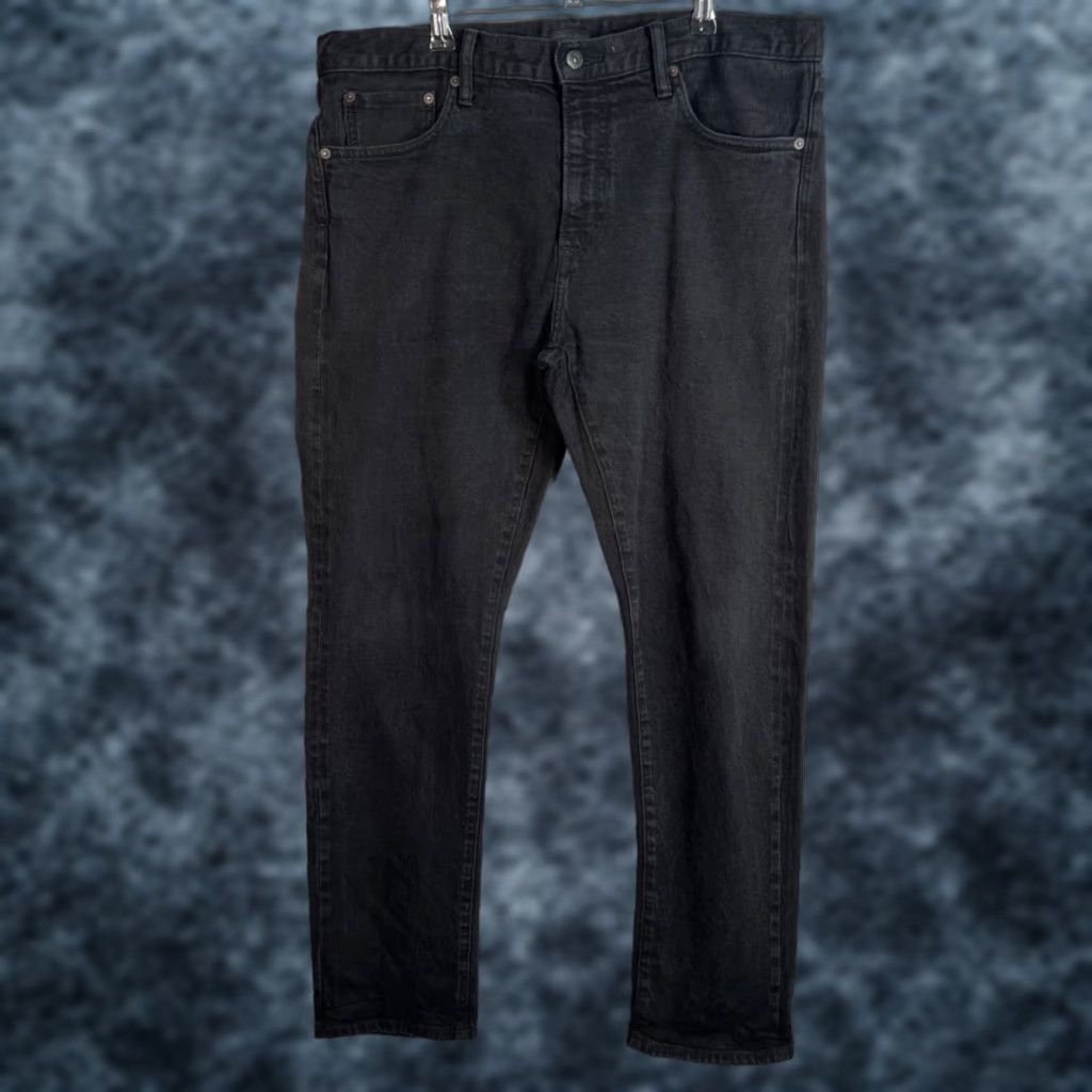 Uniqlo Uniqlo Jeans Mens 35 x 32 Black Skinny Fit Denim Cotton Spandex Regular 5-Pocket Inseam 32 Bagged Size US 35 - 1 Thumbnail