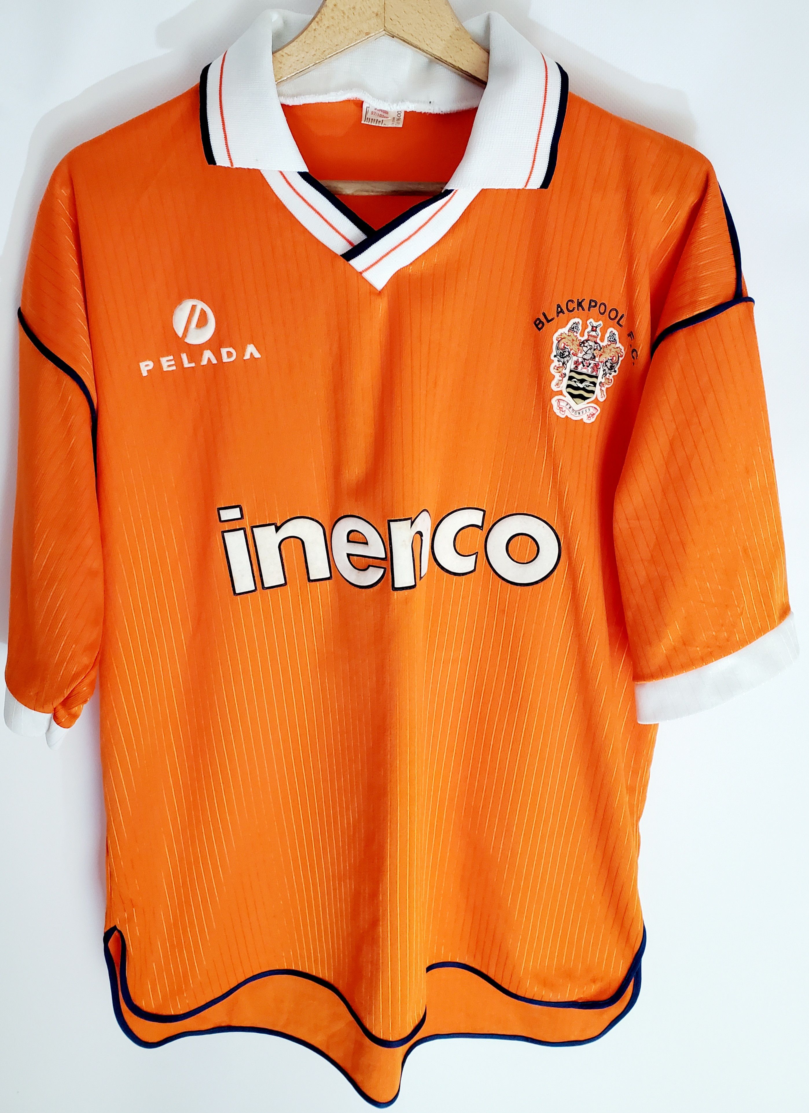 Vintage Vintage 1993/94 Blackpool Home jersey Gary Briggs # 10 L Size US L / EU 52-54 / 3 - 2 Thumbnail