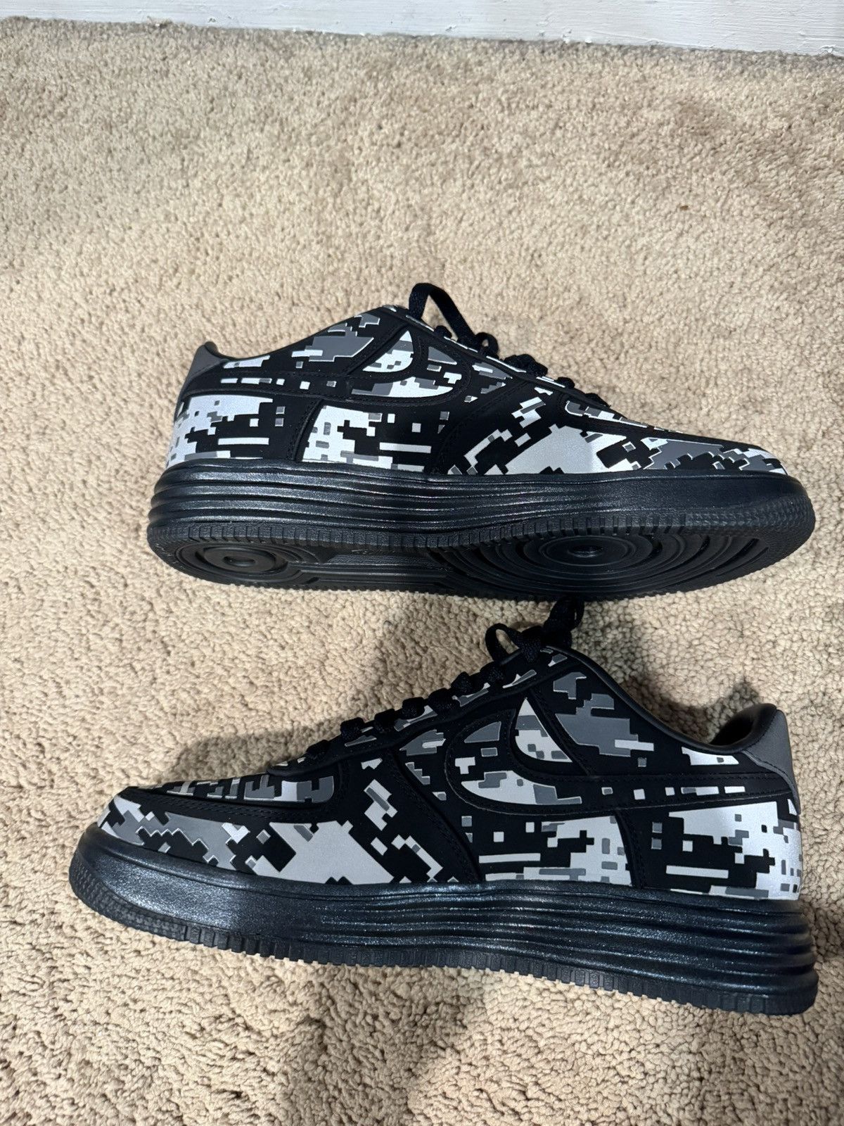 Nike Nike Air Force 1 Camo Black Size US 10 / EU 43 - 1 Thumbnail