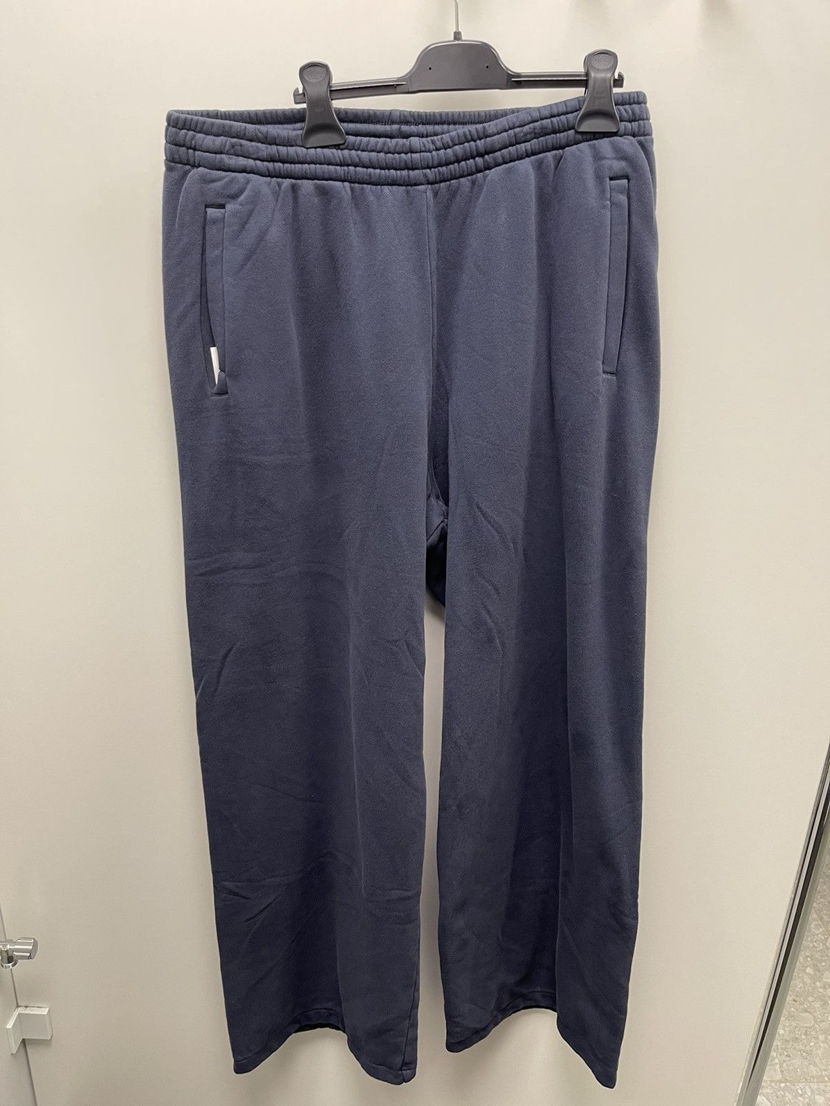 選ぶなら Yeezy Yeezy Sweatpants Gap Balenciaga wide sweat Gap pant ...