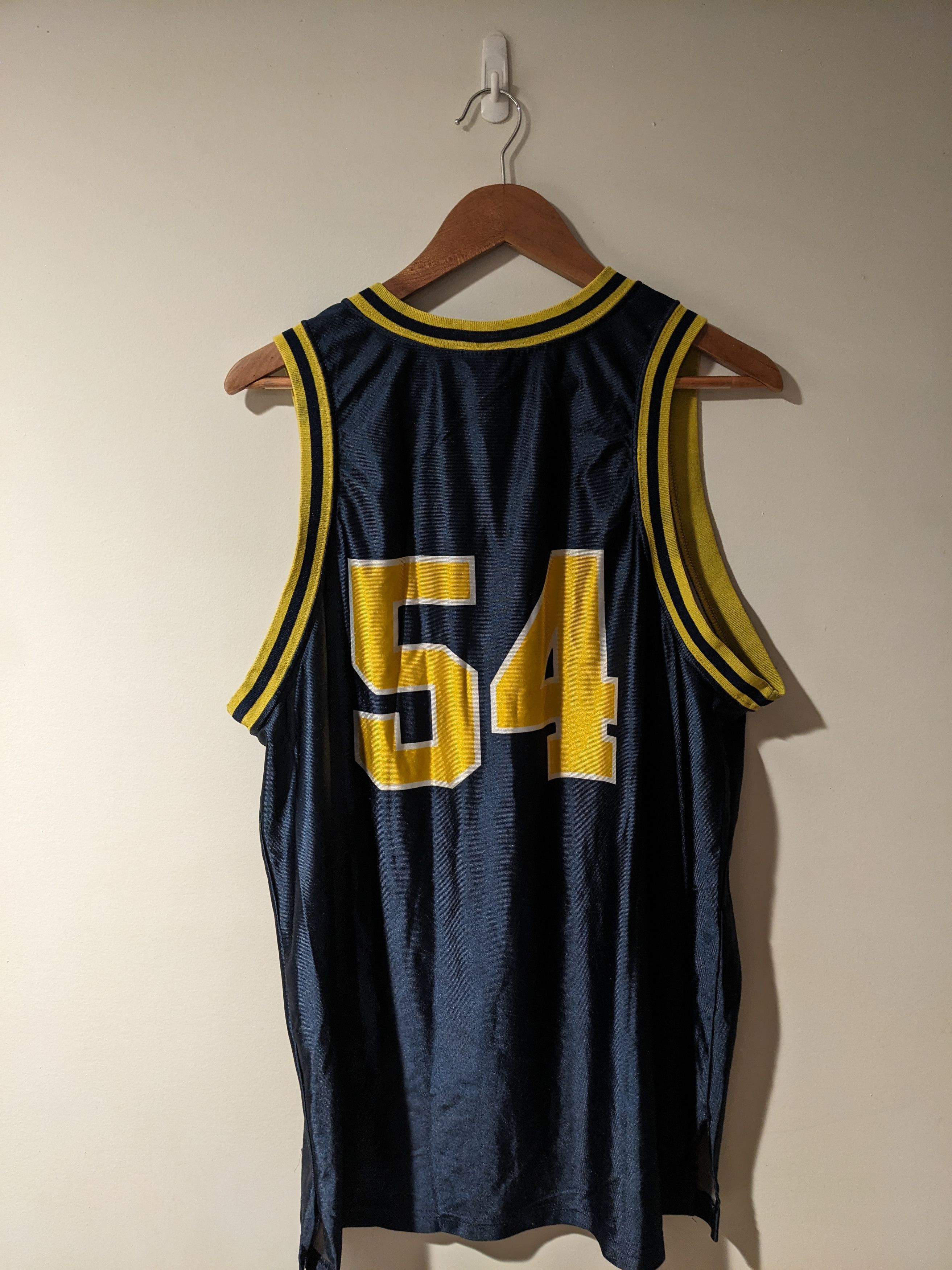 Nike × Vintage Vintage 90s Michigan University Nike Large Basketball Jersey Size US L / EU 52-54 / 3 - 8 Thumbnail