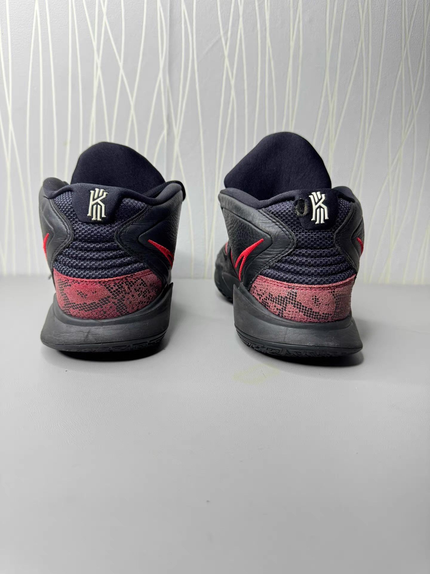 Nike Nike Kyrie Infinity, for actual combat and training Q10 Size US 10 / EU 43 - 5 Thumbnail