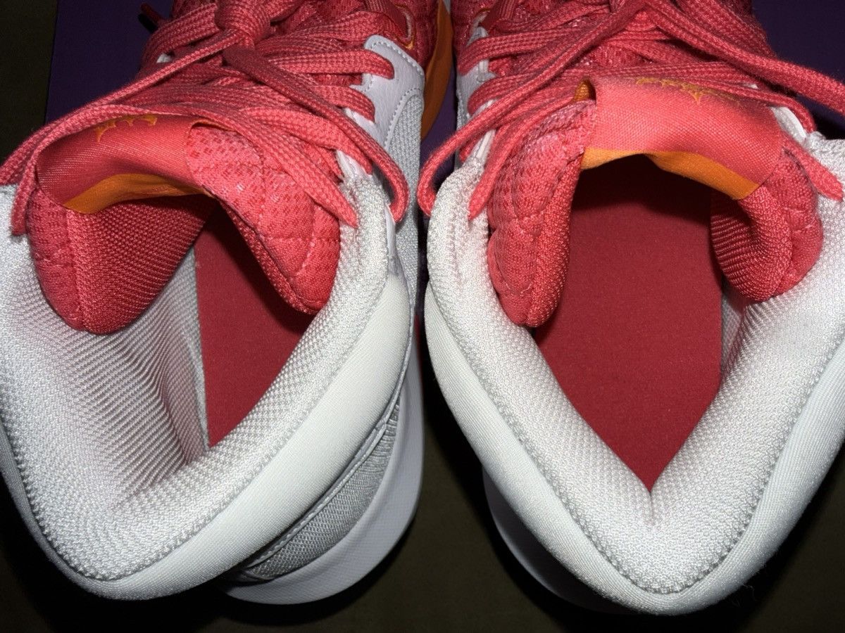 Nike Nike LeBron James Witness VIII (8) “Dunkin’ Donuts” Ltd. NEW Size US 10 / EU 43 - 15 Thumbnail