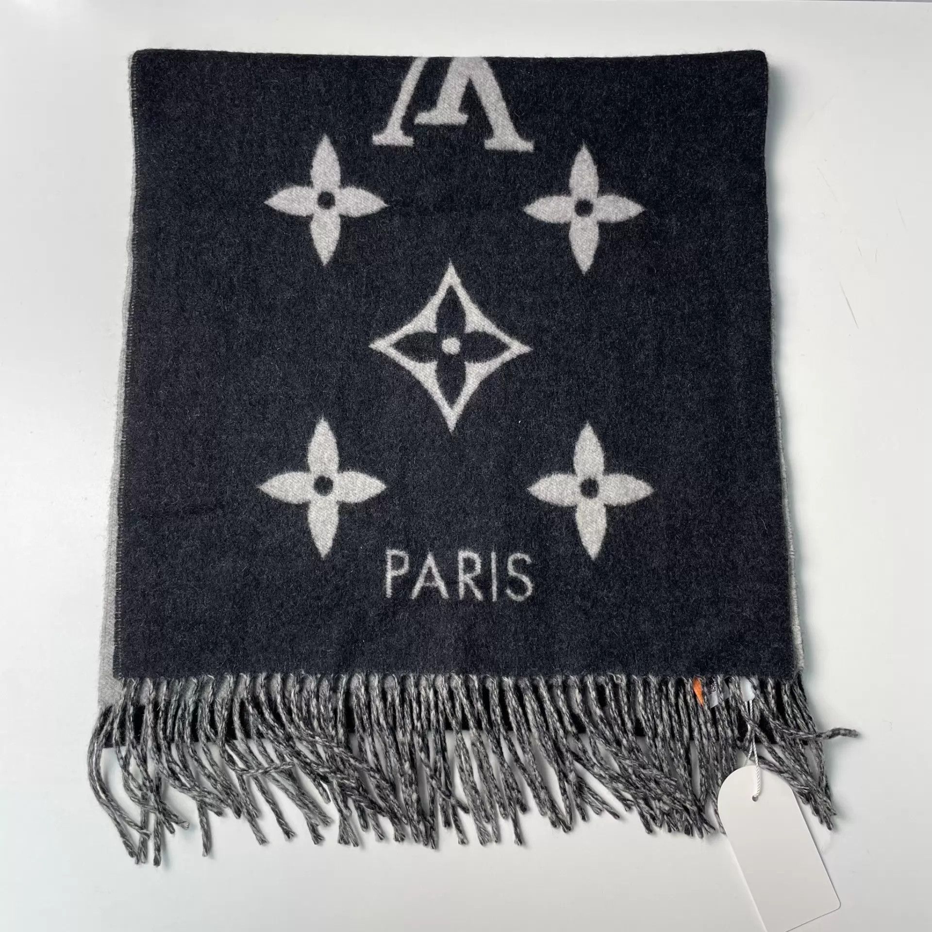 Louis Vuitton LV Black & Gray Cashmere Scarf Size ONE SIZE - 1 Thumbnail