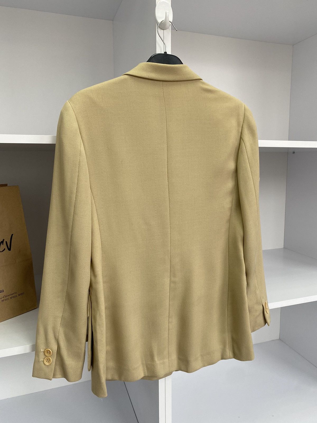 Designer × Salvatore Ferragamo × Vintage Vintage Salvatore Ferragamo beige blazer Size M / US 6-8 / IT 42-44 - 13 Thumbnail