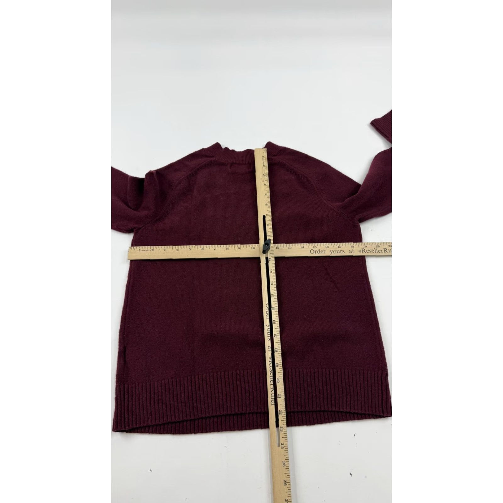 Banana Republic VINTAGE Banana Republic Sweater Womens Small Burgundy V Neck Pullover Ribbed Wool Blend Size S / US 4 / IT 40 - 6 Thumbnail