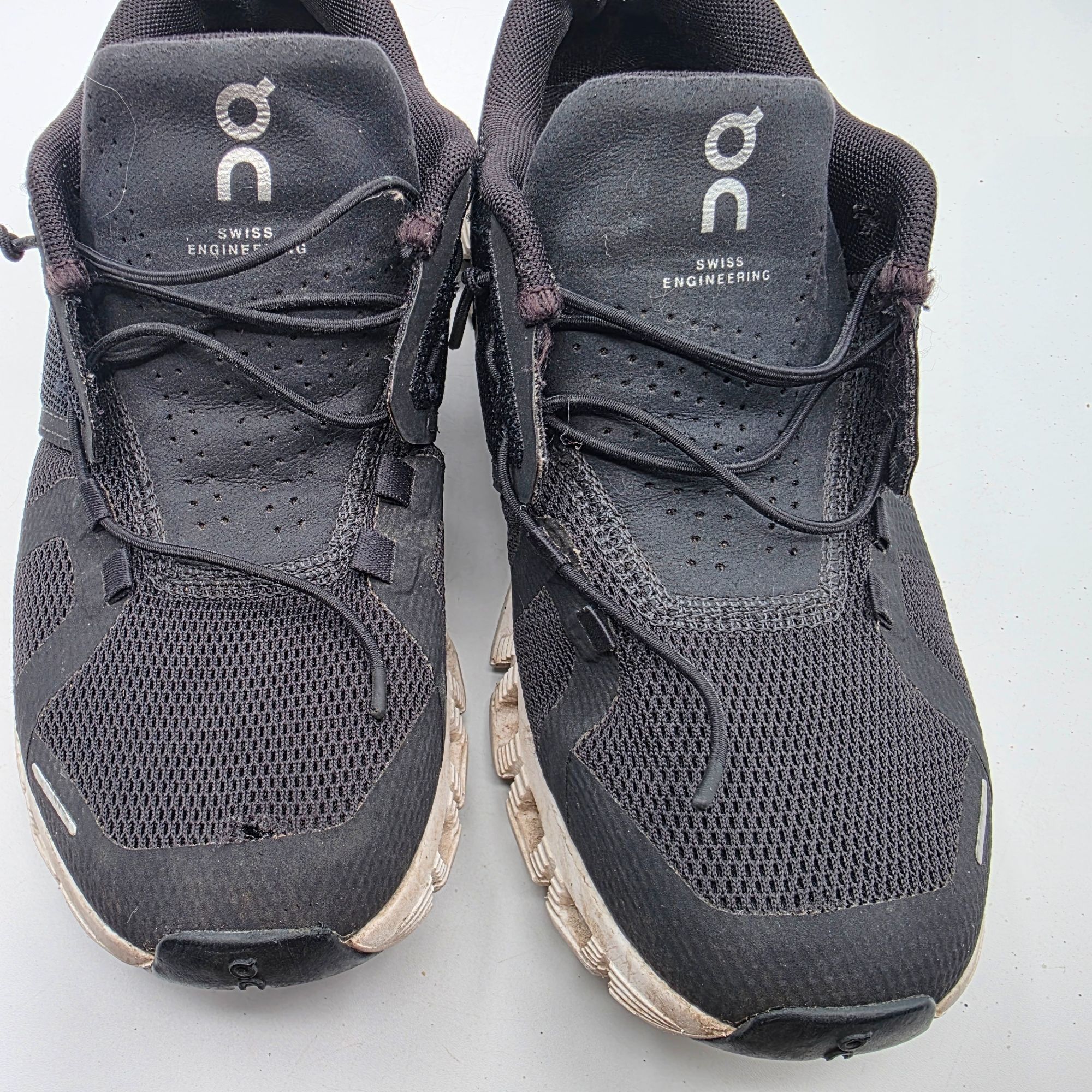 On On Cloud 5 Womens Size 6 Black Athletic Shoes Running Walkin Size US 6 / IT 36 - 10 Thumbnail