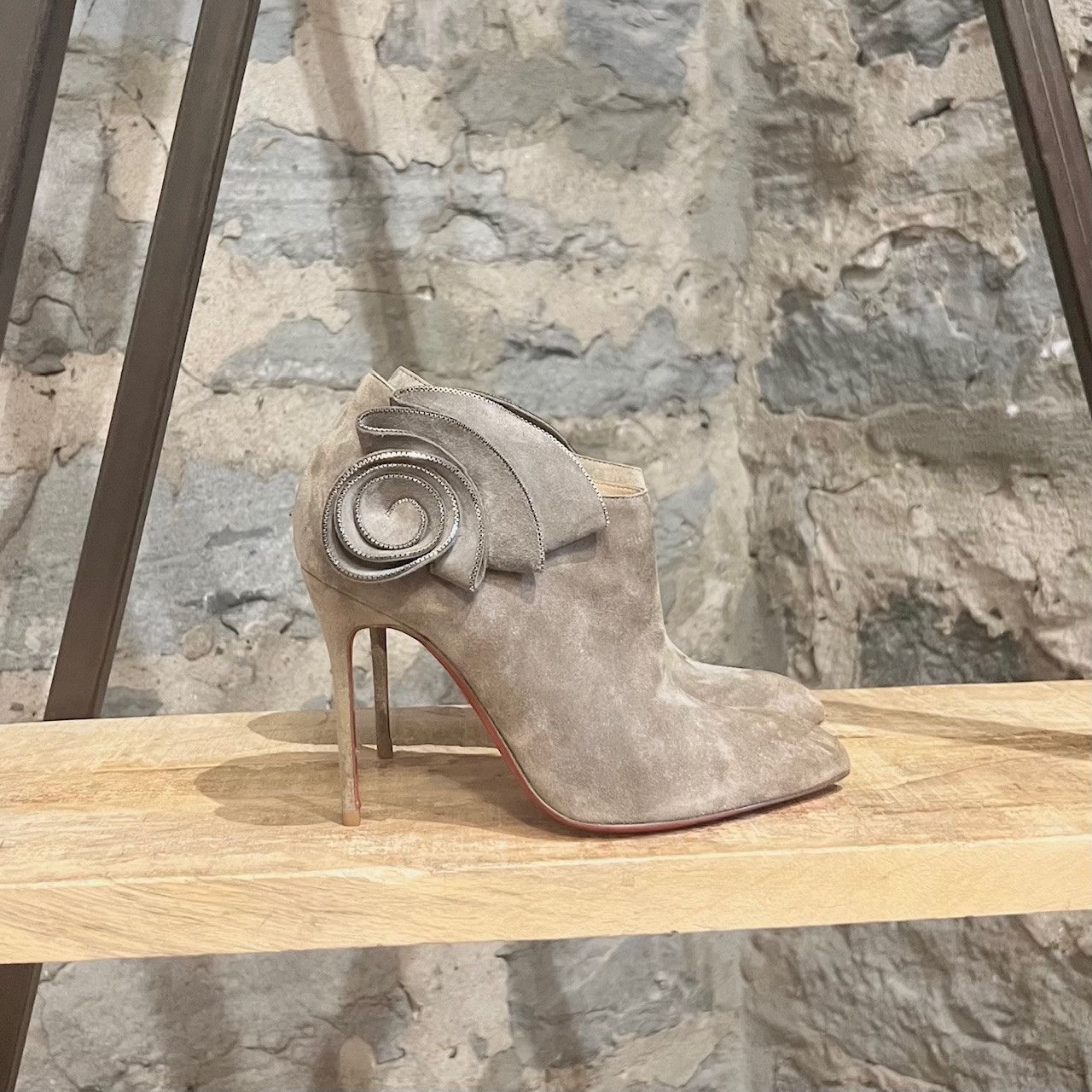 Christian Louboutin Christian Louboutin Taupe Mrs Baba 100 Veau Velours Booties Size US 5 / IT 35 - 3 Thumbnail