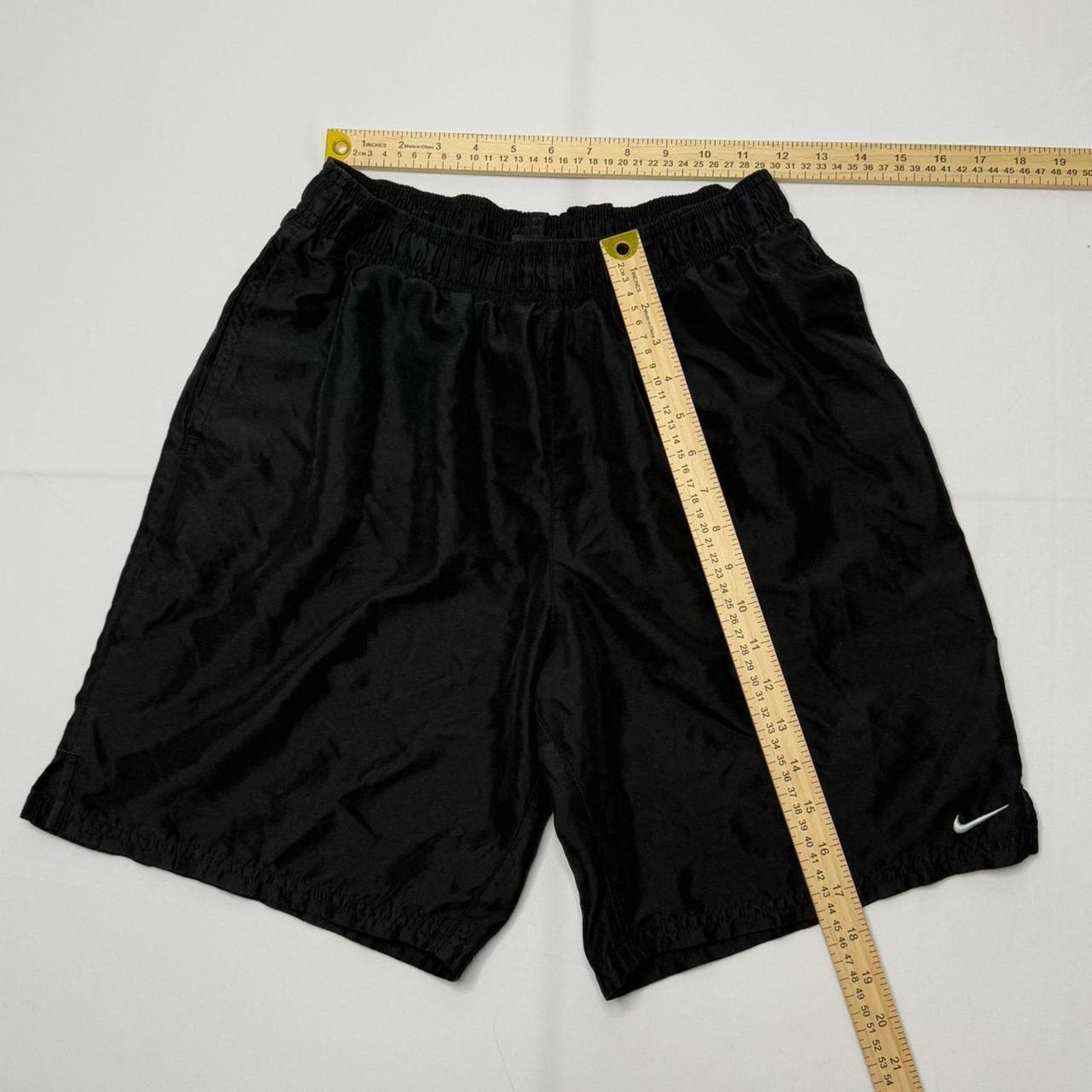 Nike Nike Black Nylon Mesh-Lined Athletic Shorts Size L Swoosh Size US 38 / EU 54 - 4 Thumbnail