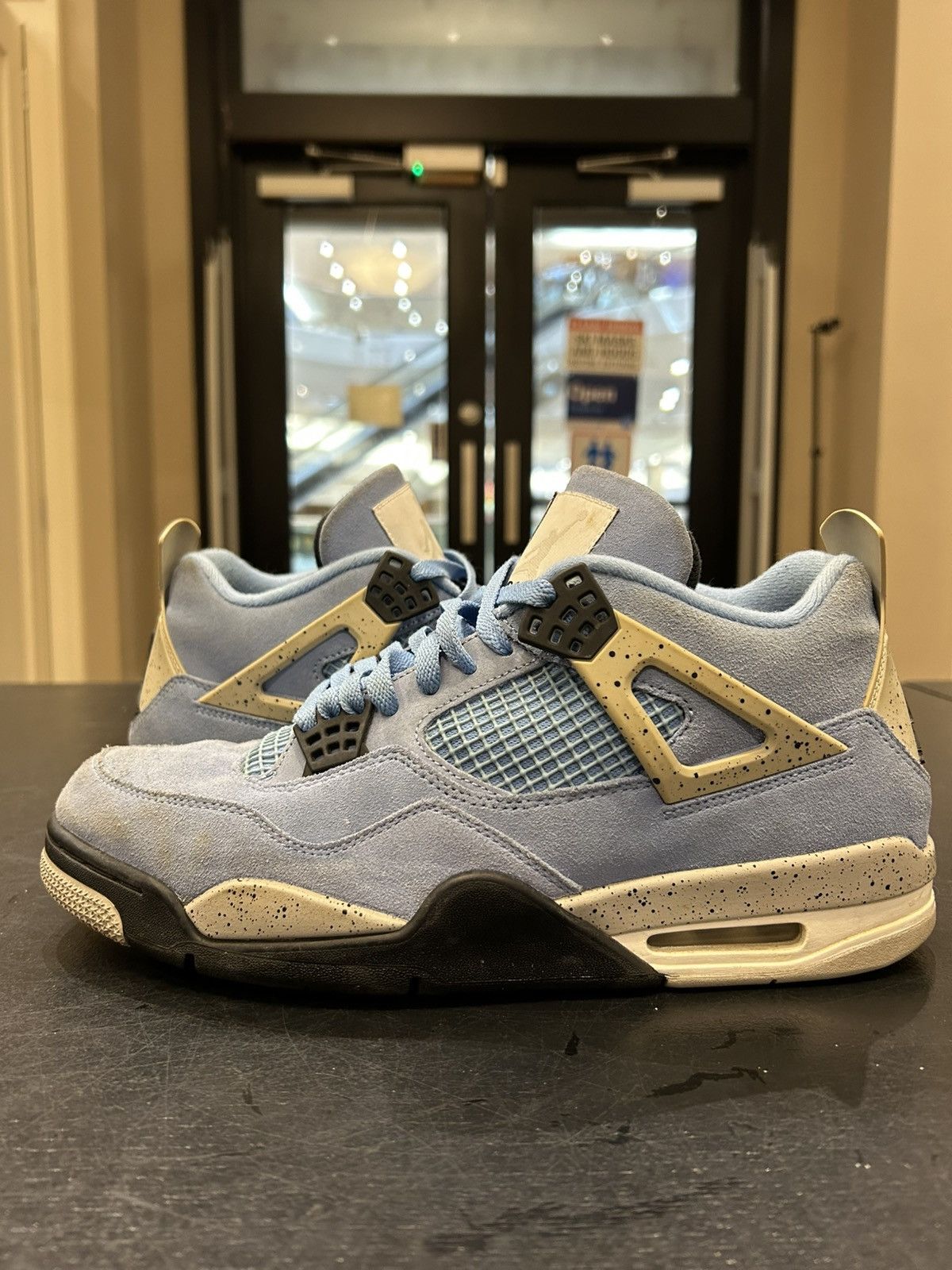 Jordan Brand Jordan 4 Retro ‘University Blue’ Size US 11 / EU 44 - 1 Thumbnail