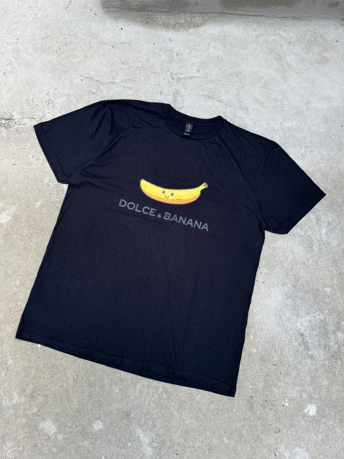 Designer VINTAGE DOLCE & BANNANA T-SHIRT Size US L / EU 52-54 / 3 - 4 Thumbnail
