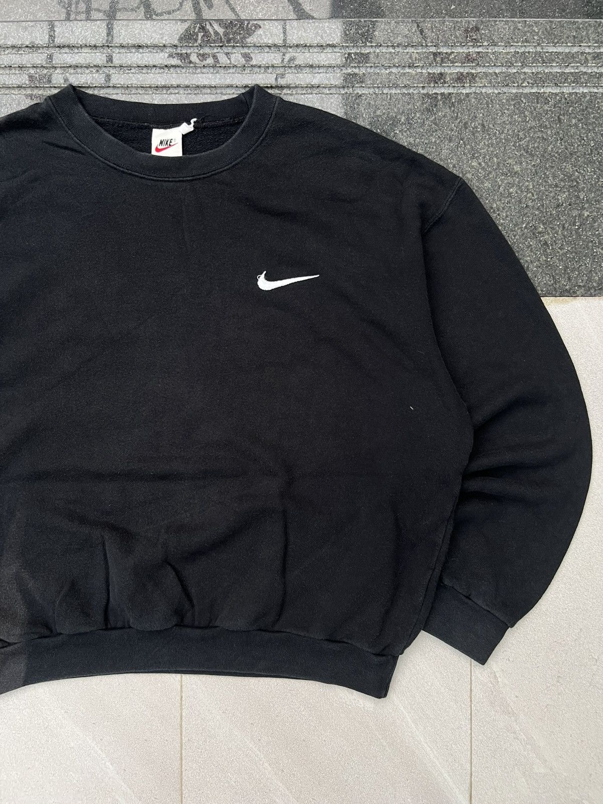Nike × Vintage 90s Nike Swoosh Vintage Y2K Faded Boxy Retro Sweatshirt Size US M / EU 48-50 / 2 - 3 Thumbnail