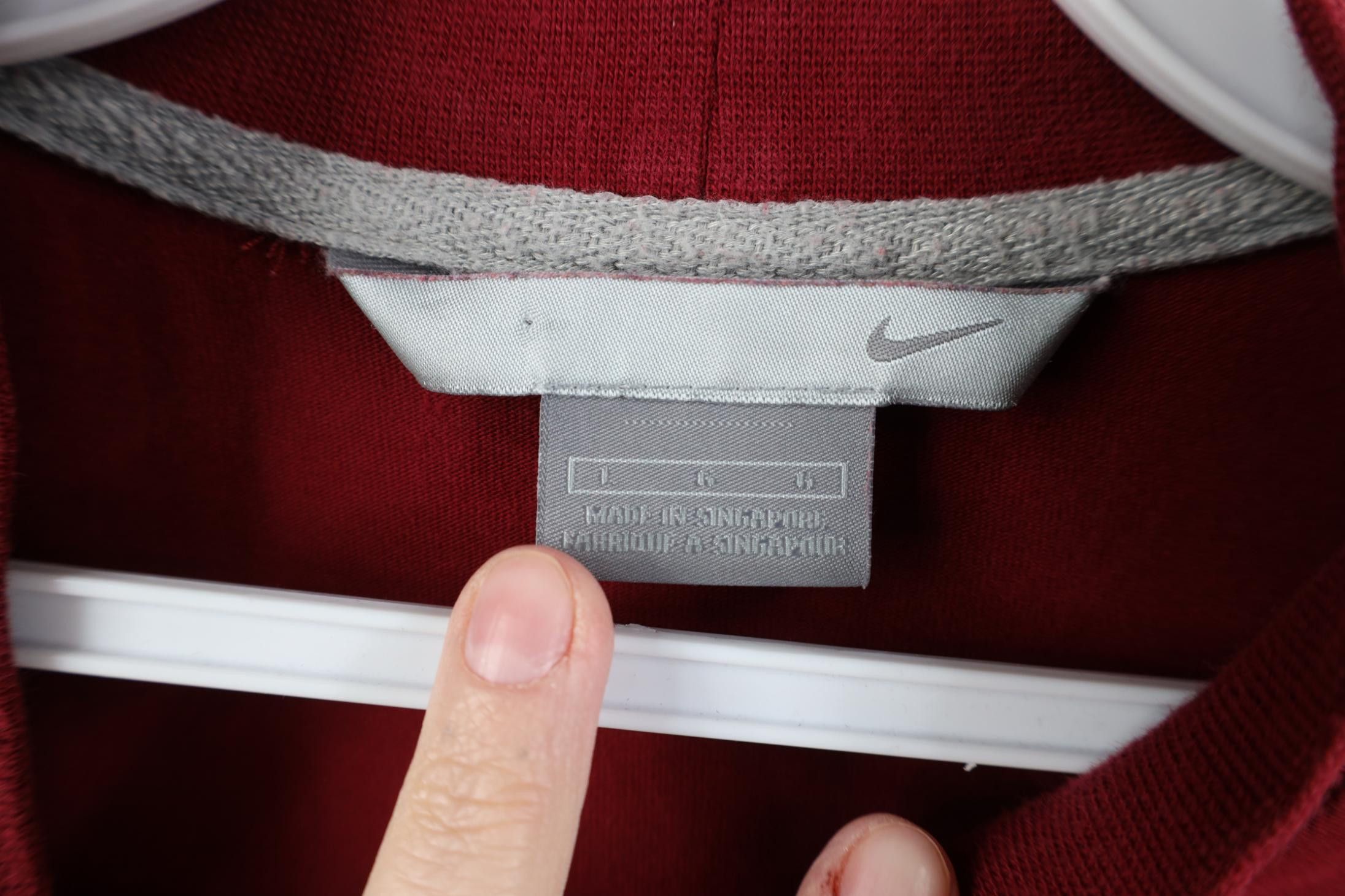 Nike Vintage Y2K Nike Travis Mini Swoosh Mock Neck T-Shirt Red Size US L / EU 52-54 / 3 - 6 Thumbnail